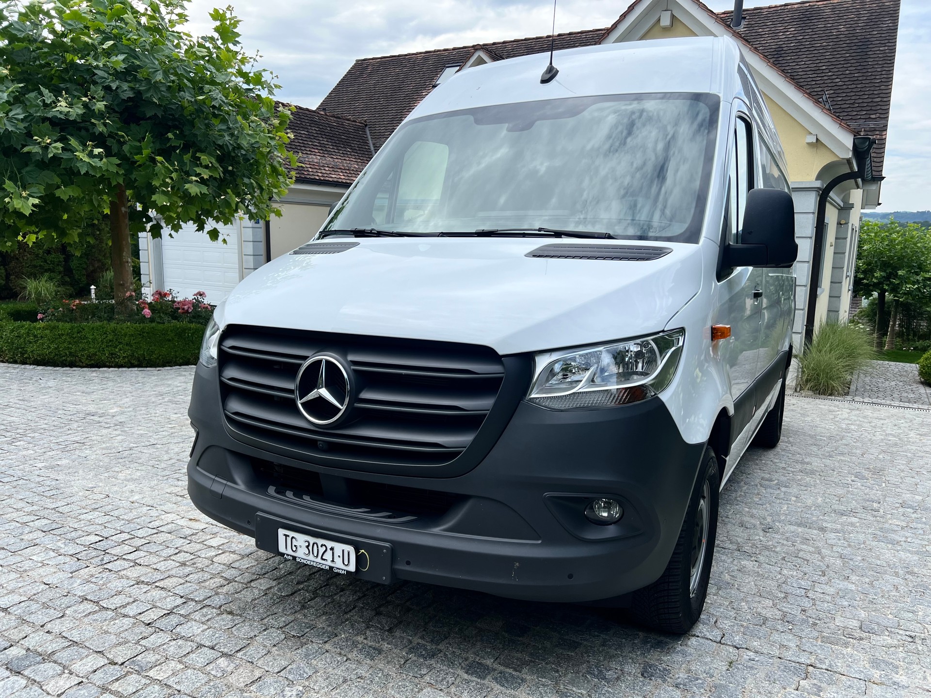 MERCEDES-BENZ Sprinter 317 CDI Standard 9G-TRONIC-image-1