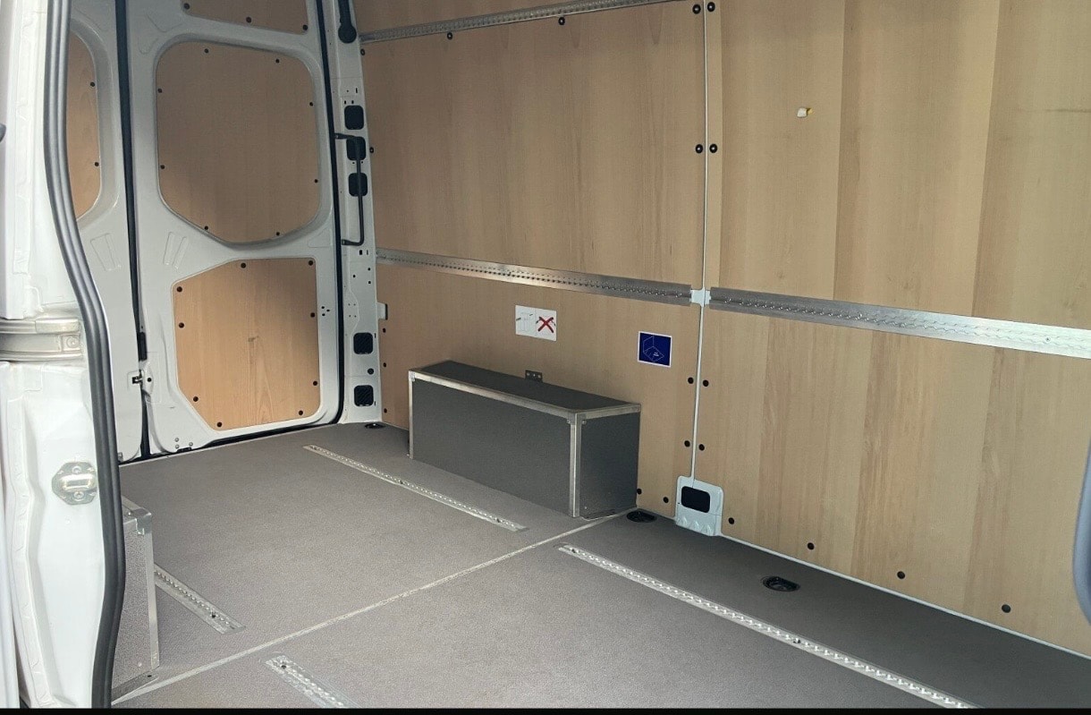 MERCEDES-BENZ Sprinter 317 CDI Standard 9G-TRONIC-image-4