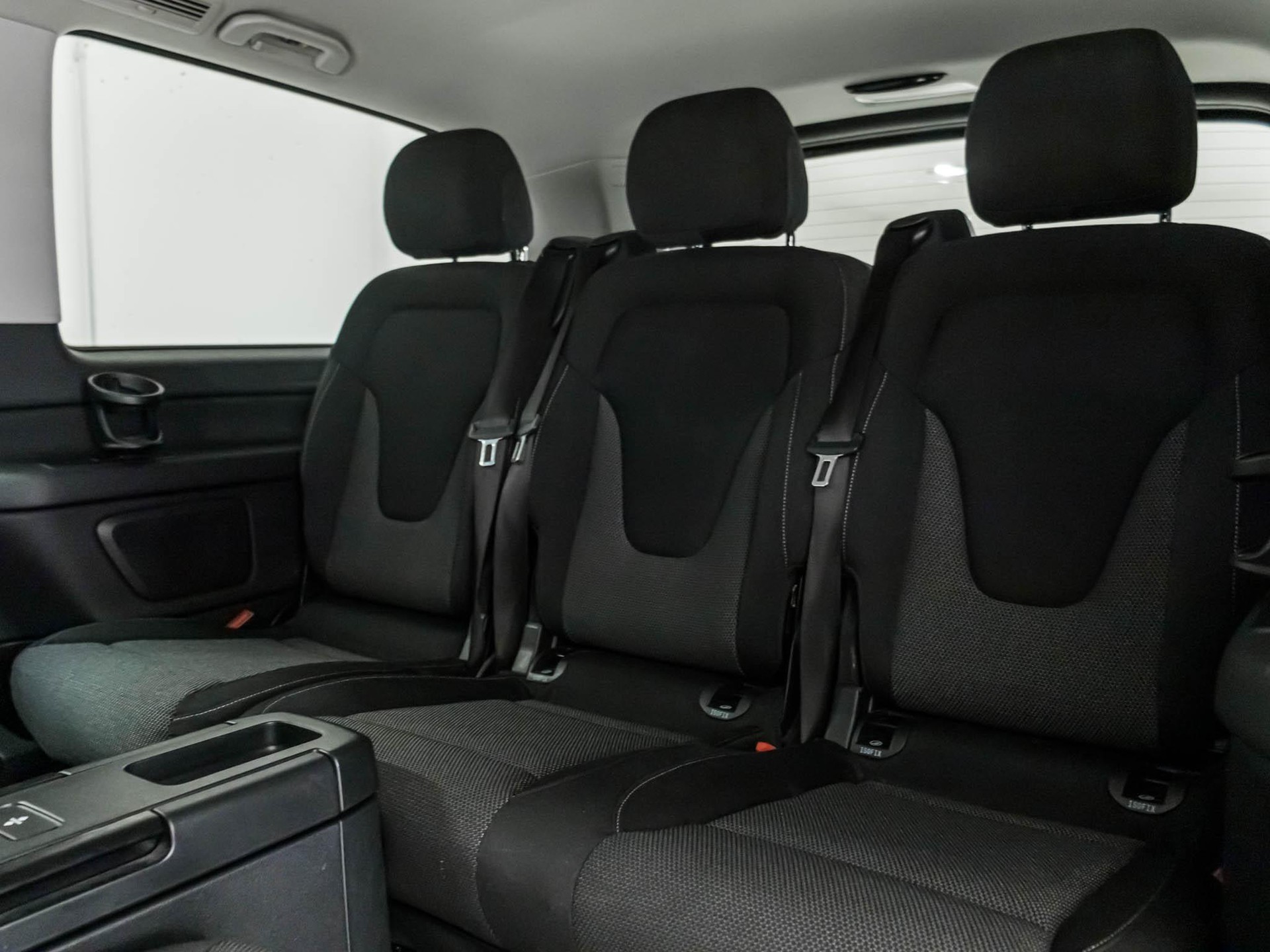 MERCEDES-BENZ V 250 d 4MATIC L-image-9