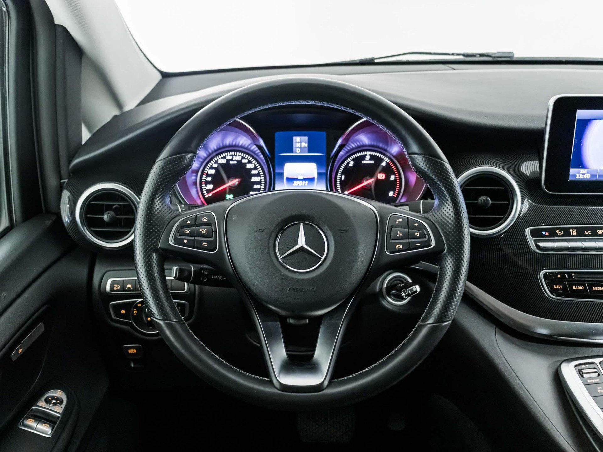 MERCEDES-BENZ V 250 d 4MATIC L-image-11