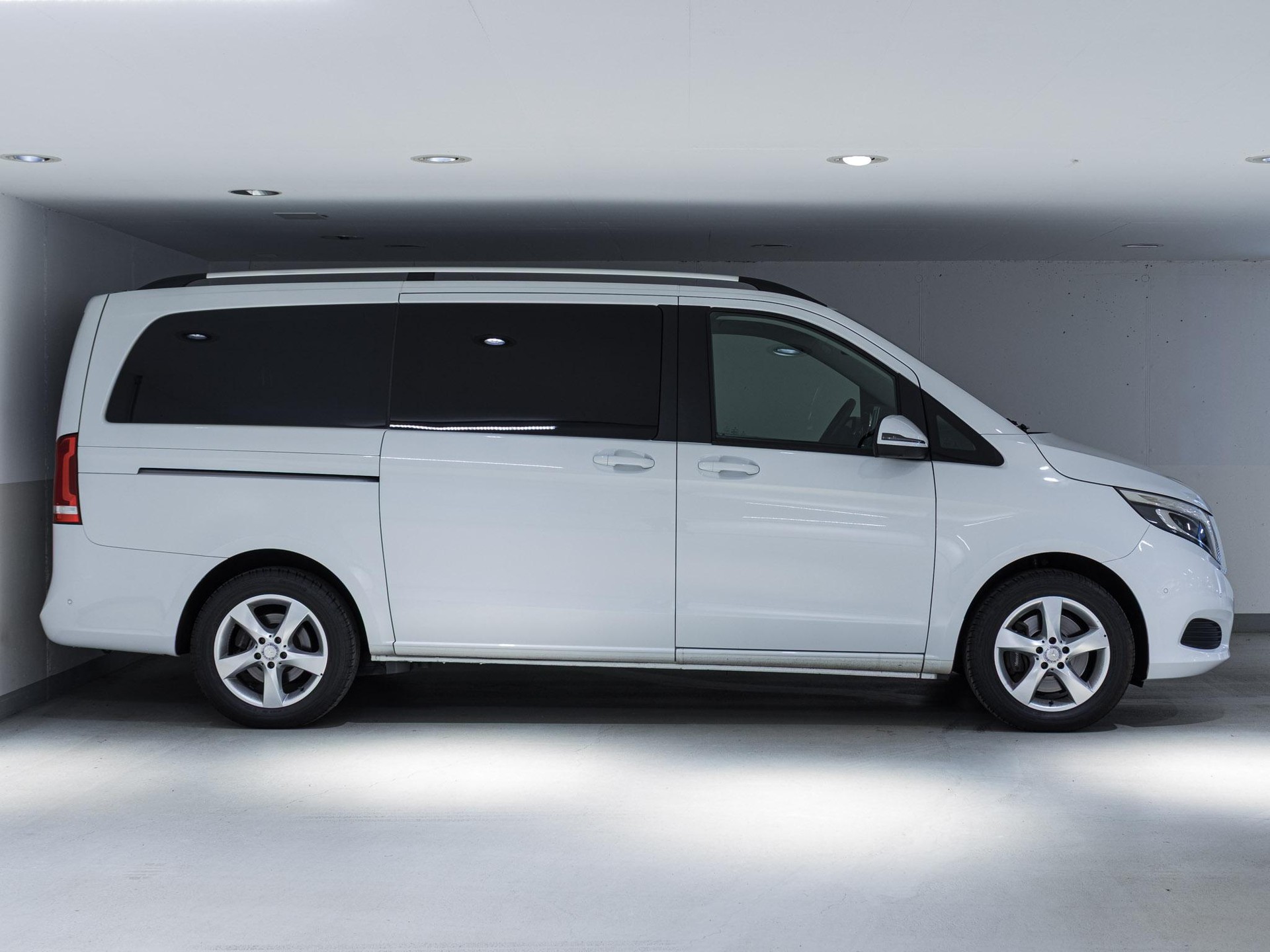 MERCEDES-BENZ V 250 d 4MATIC L-image-1