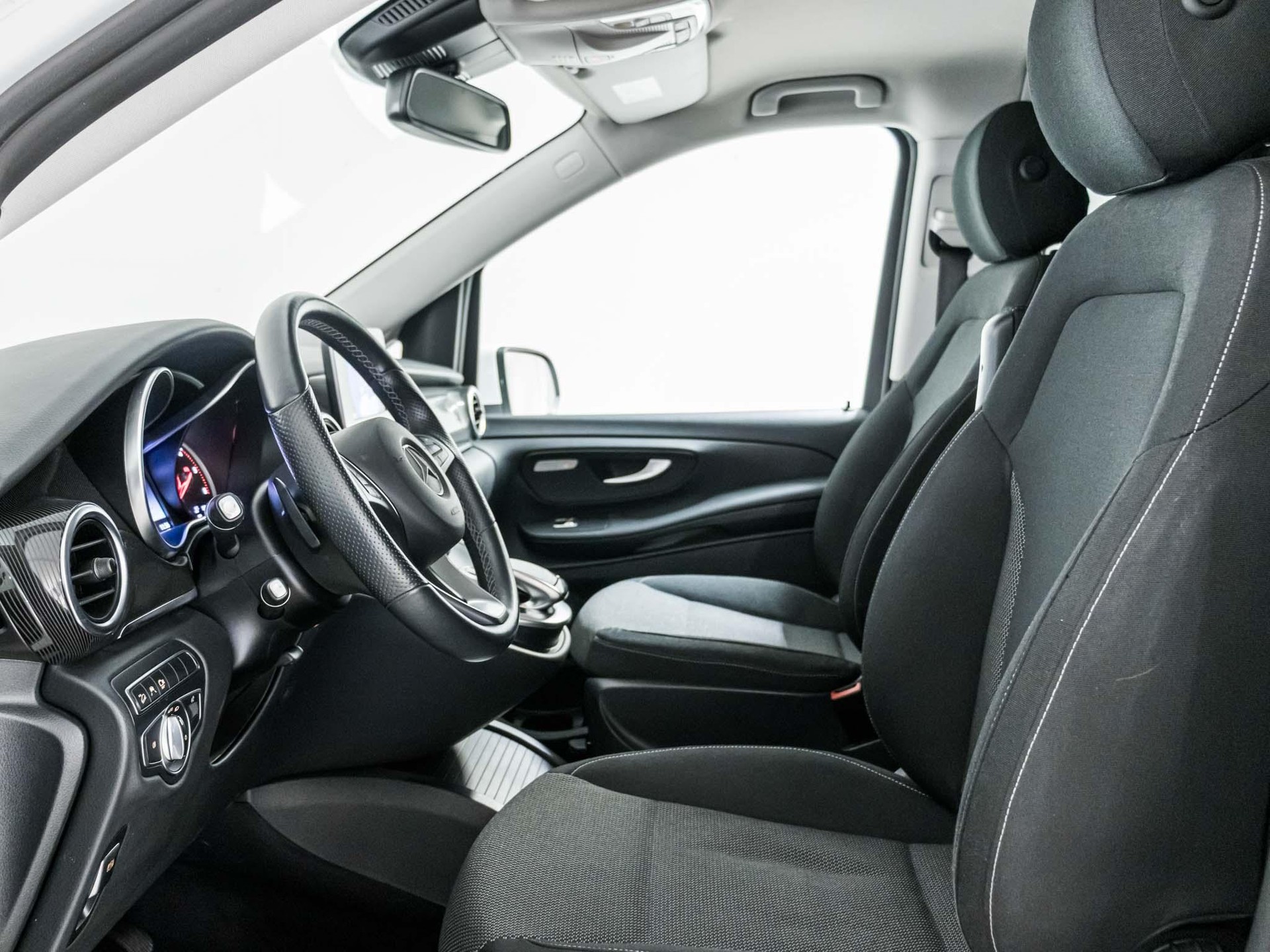 MERCEDES-BENZ V 250 d 4MATIC L-image-6