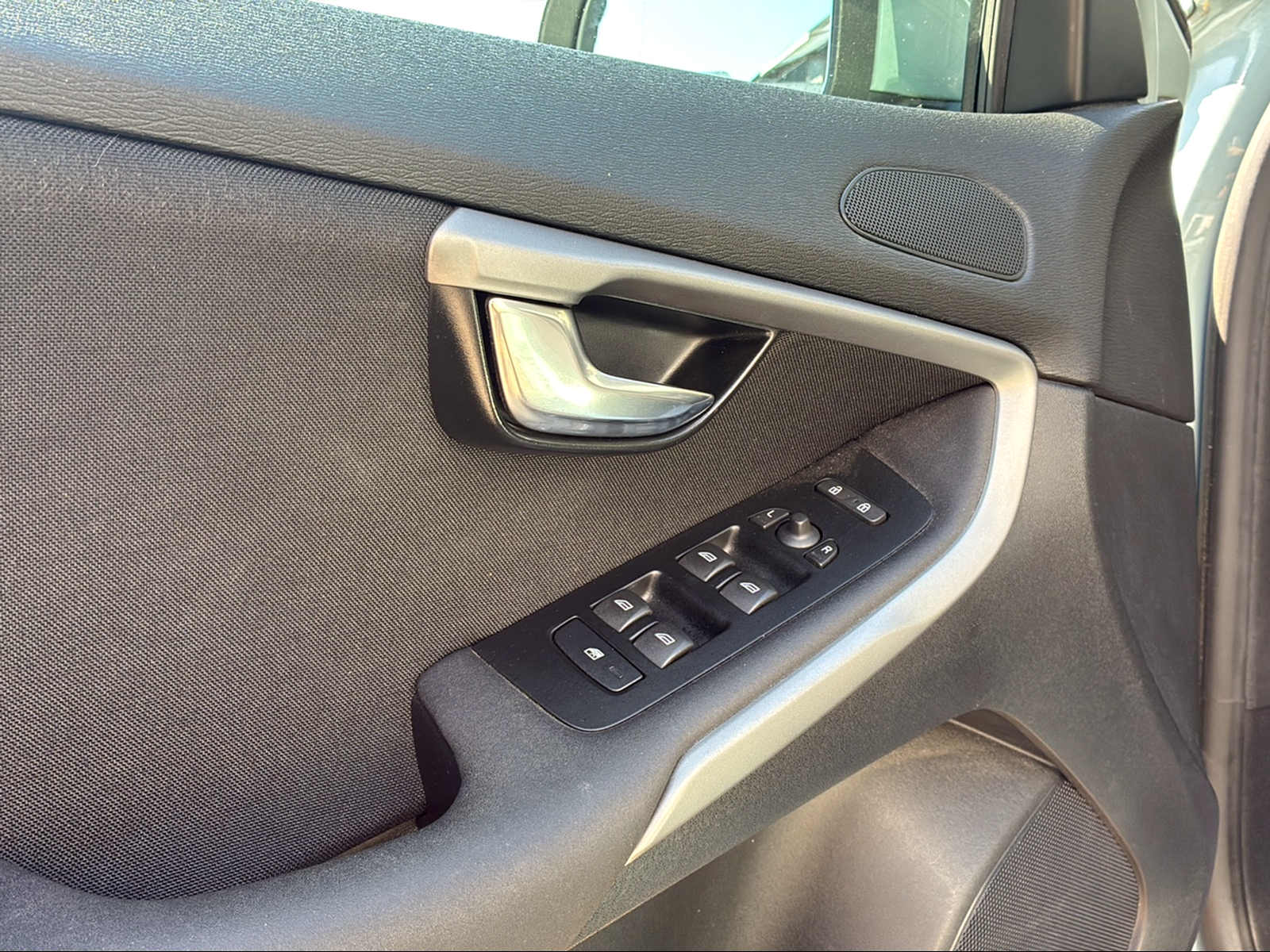 VOLVO V40 2.0 D2 Kinetic S/S-image-12