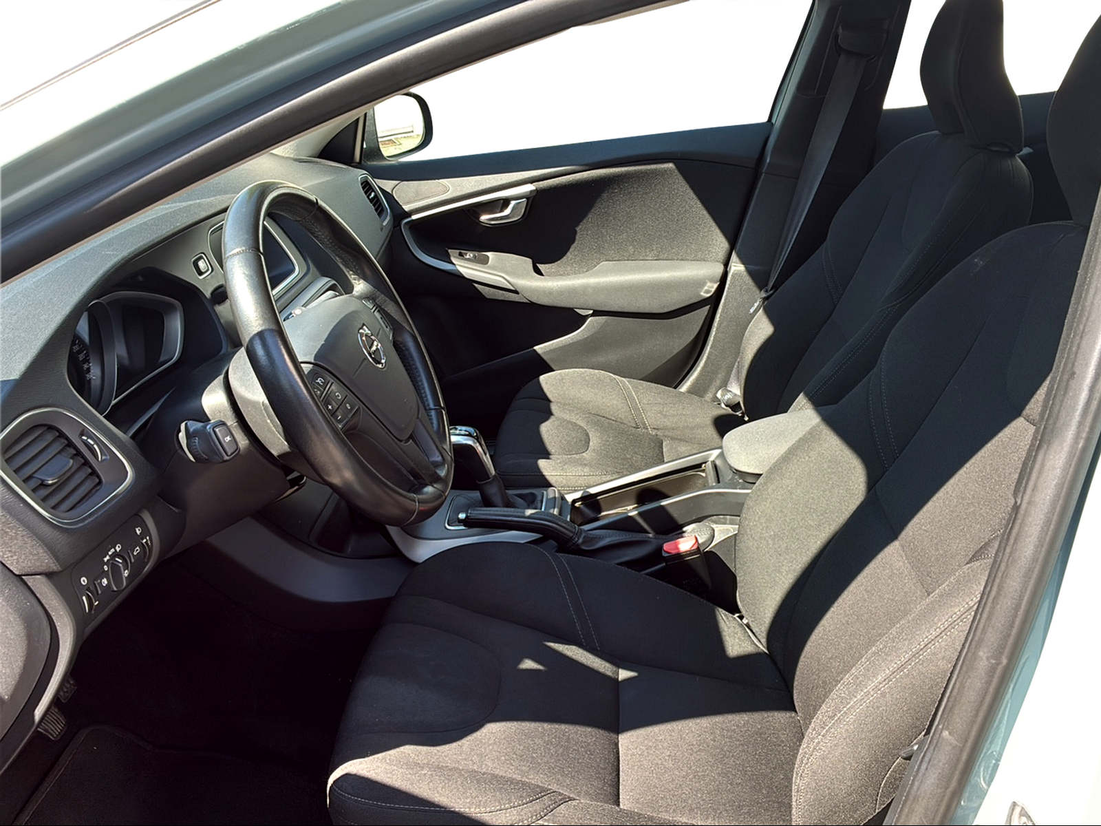 VOLVO V40 2.0 D2 Kinetic S/S-image-10