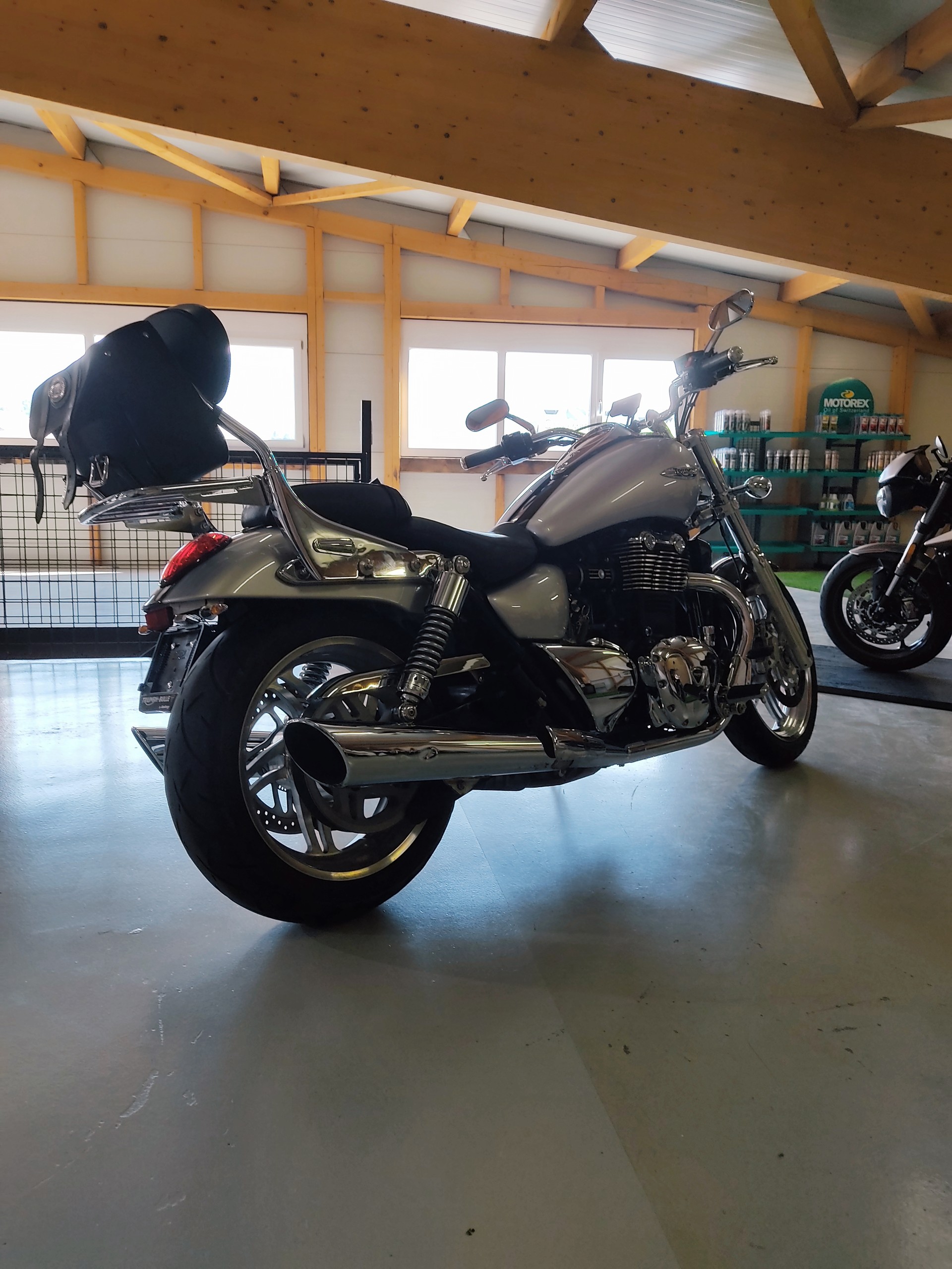 TRIUMPH Thunderbird 1600 ABS-showroom-element-3
