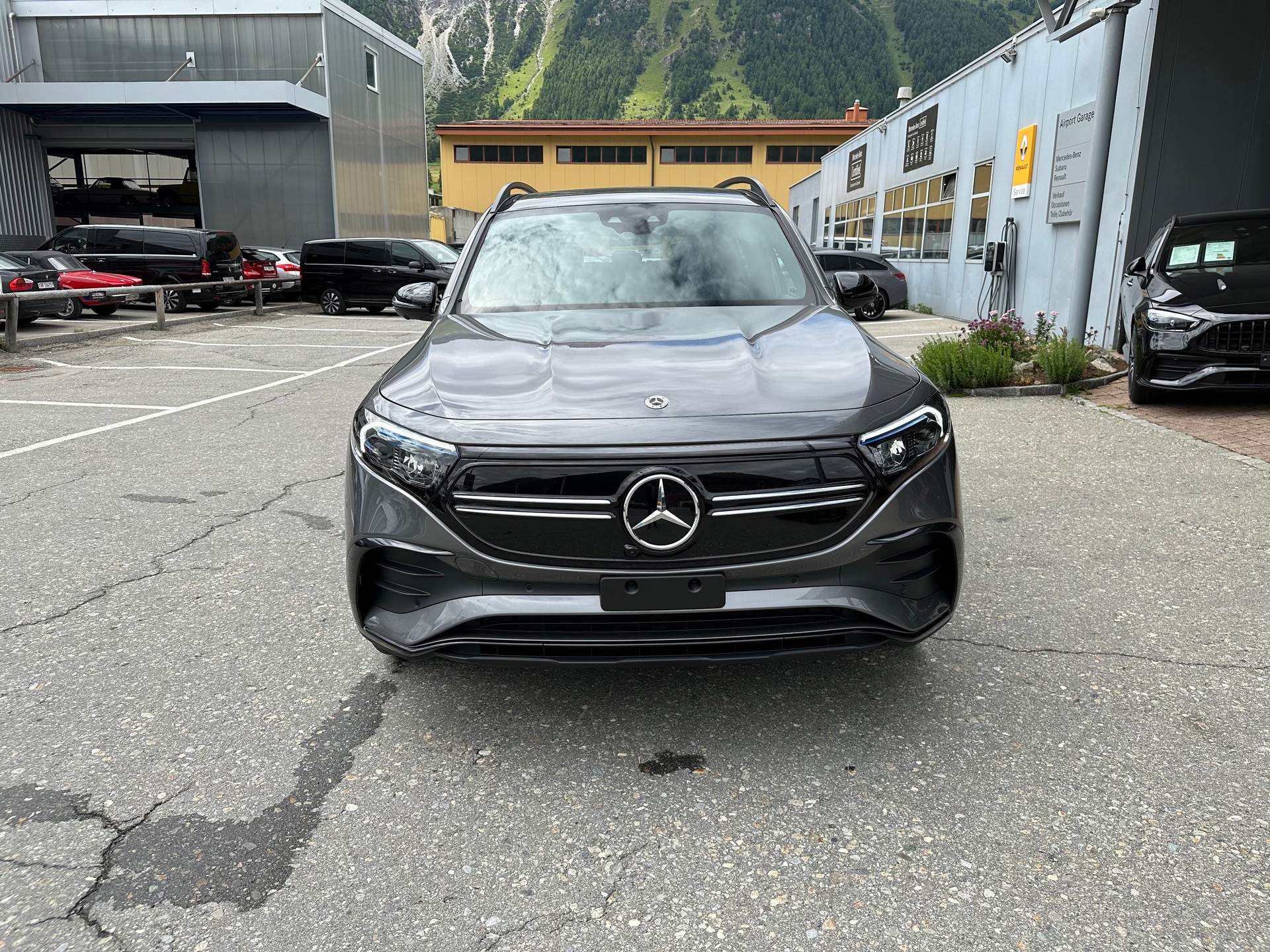 MERCEDES-BENZ EQB 350 AMG Line 4matic-showroom-element-3