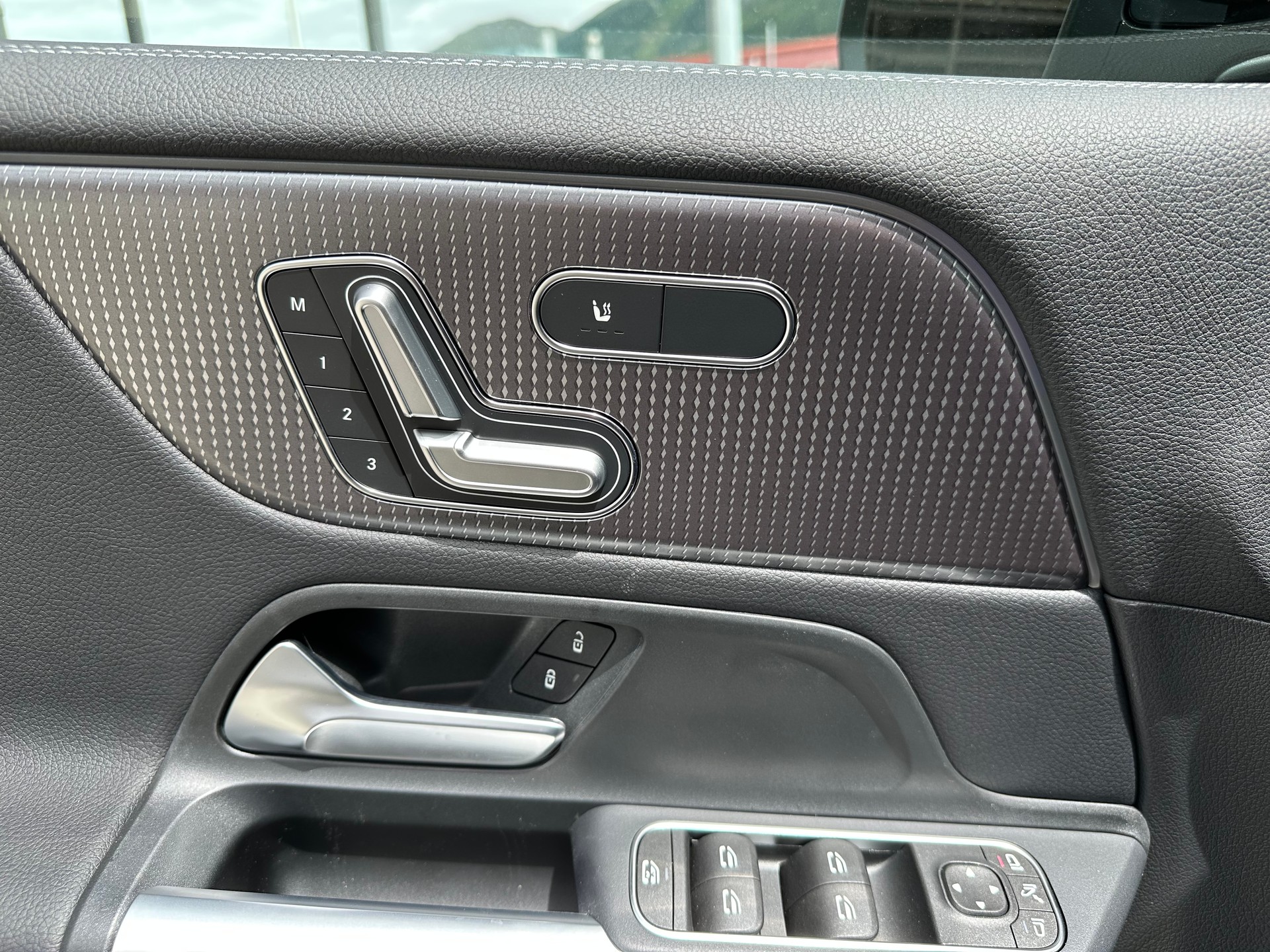 MERCEDES-BENZ EQB 350 AMG Line 4matic-image-14