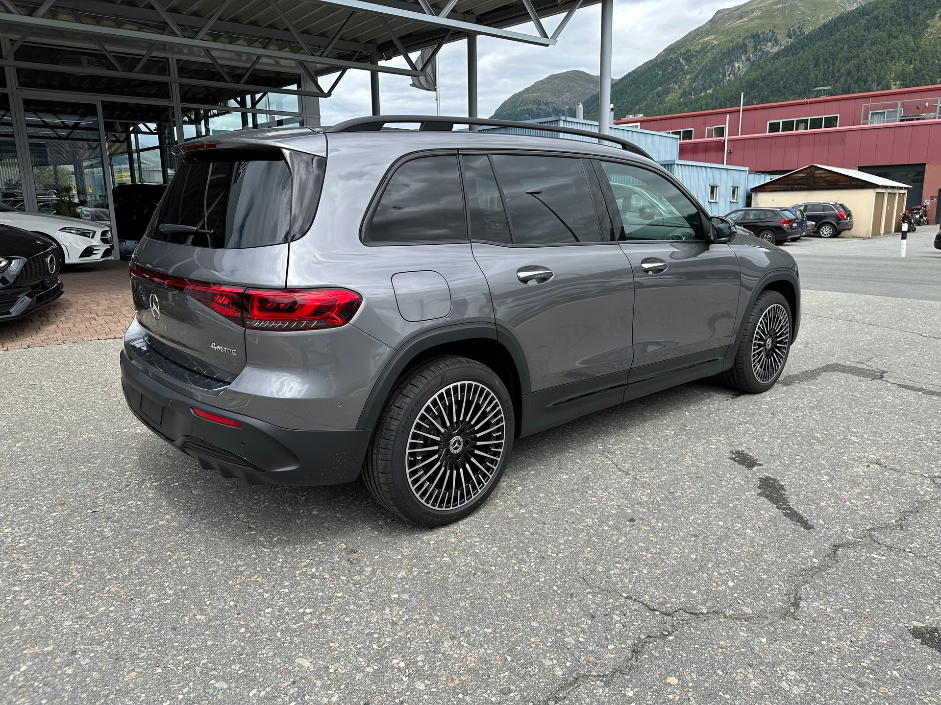MERCEDES-BENZ EQB 350 AMG Line 4matic-image-8