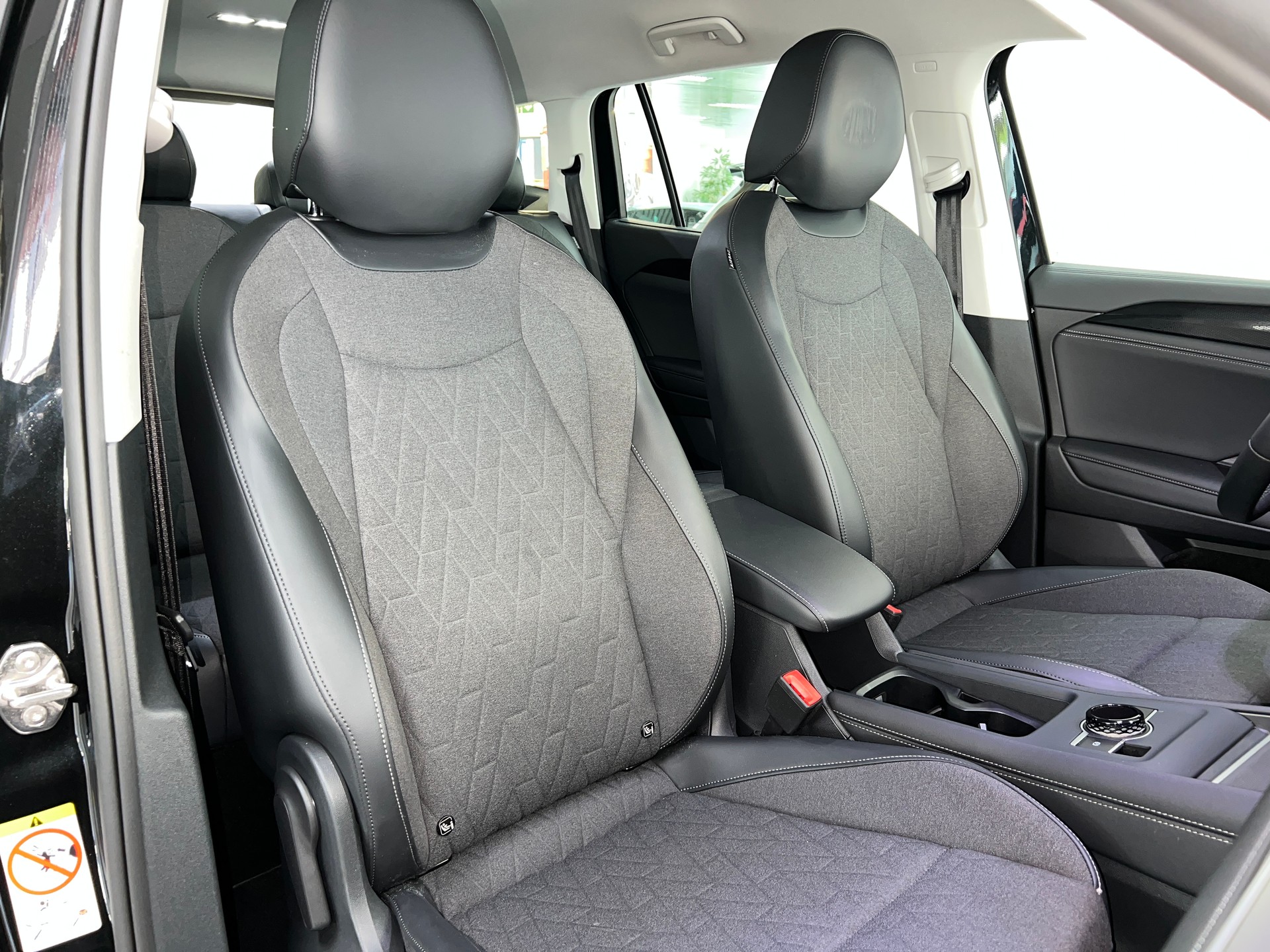 VW Tayron 2.0 TDI SCR Elegance 4Motion DSG / 7 Platz / AHK / ACC / 4.3 % Leasing-image-7