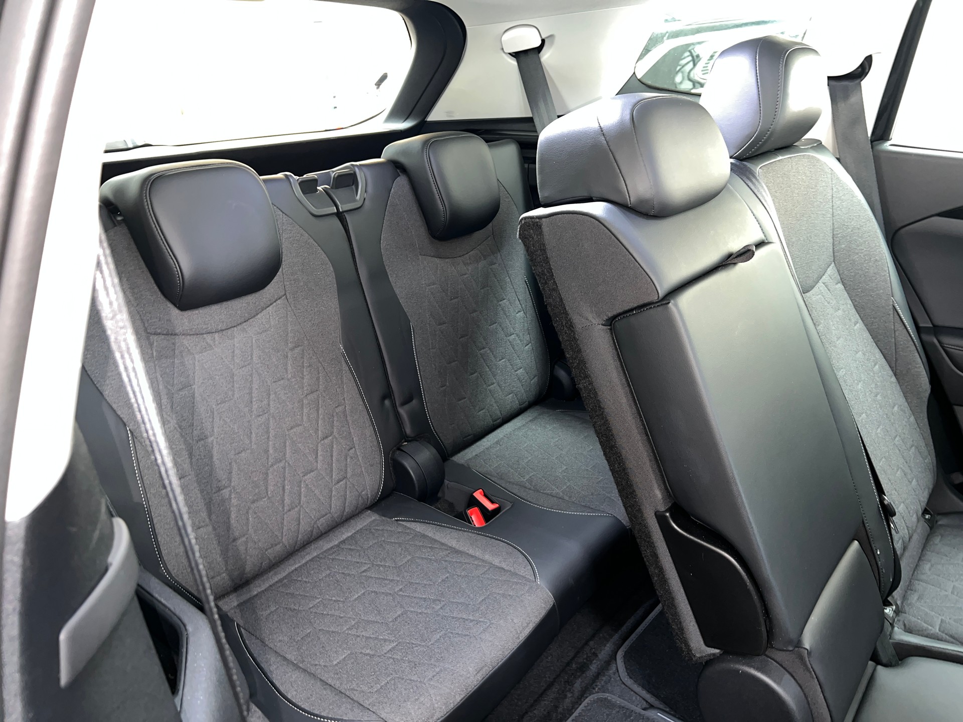 VW Tayron 2.0 TDI SCR Elegance 4Motion DSG / 7 Platz / AHK / ACC / 4.3 % Leasing-image-5