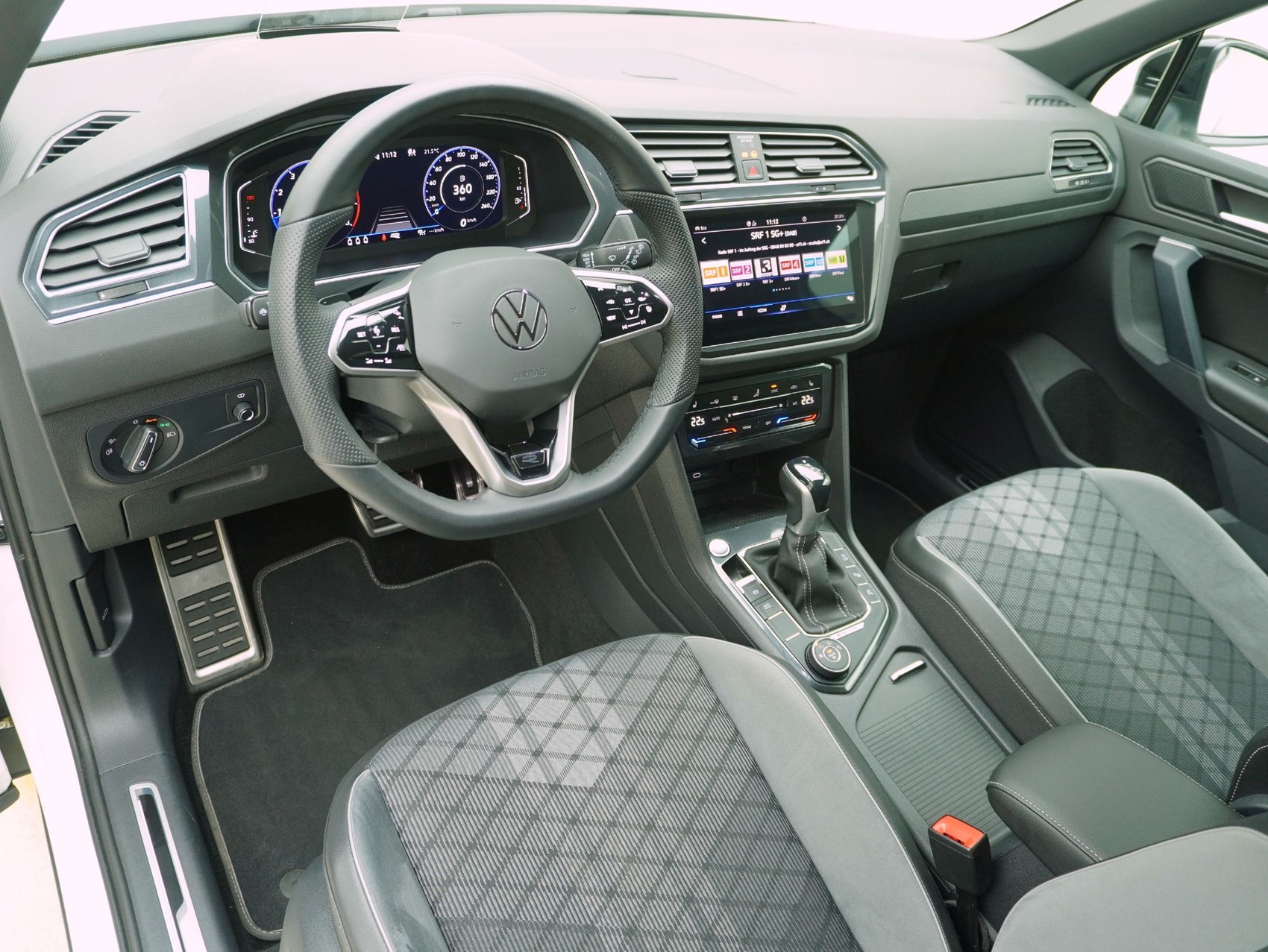 VW Tiguan 2.0 TSI DSG R-Line Black Style 4Motion-image-8