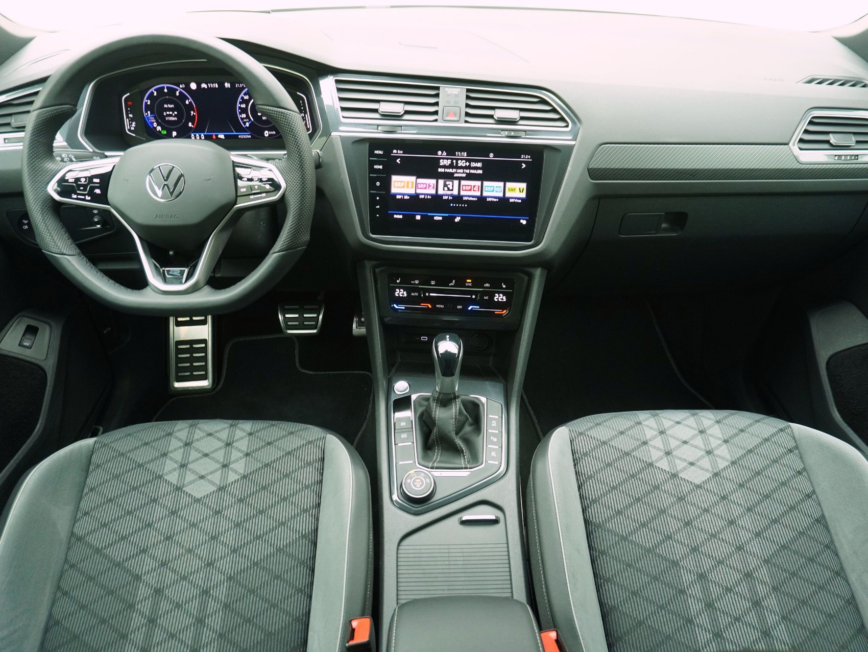 VW Tiguan 2.0 TSI DSG R-Line Black Style 4Motion-image-12