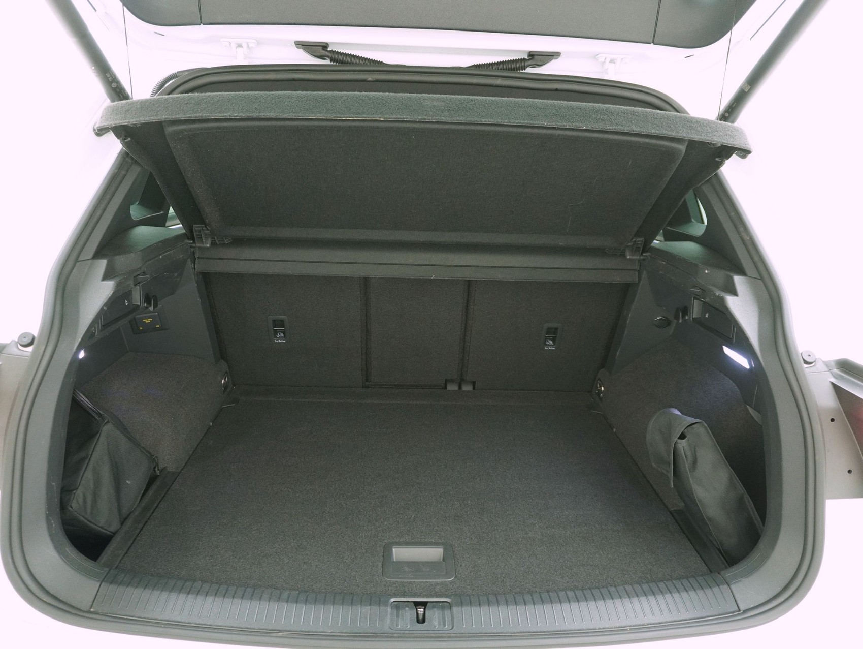 VW Tiguan 2.0 TSI DSG R-Line Black Style 4Motion-image-26