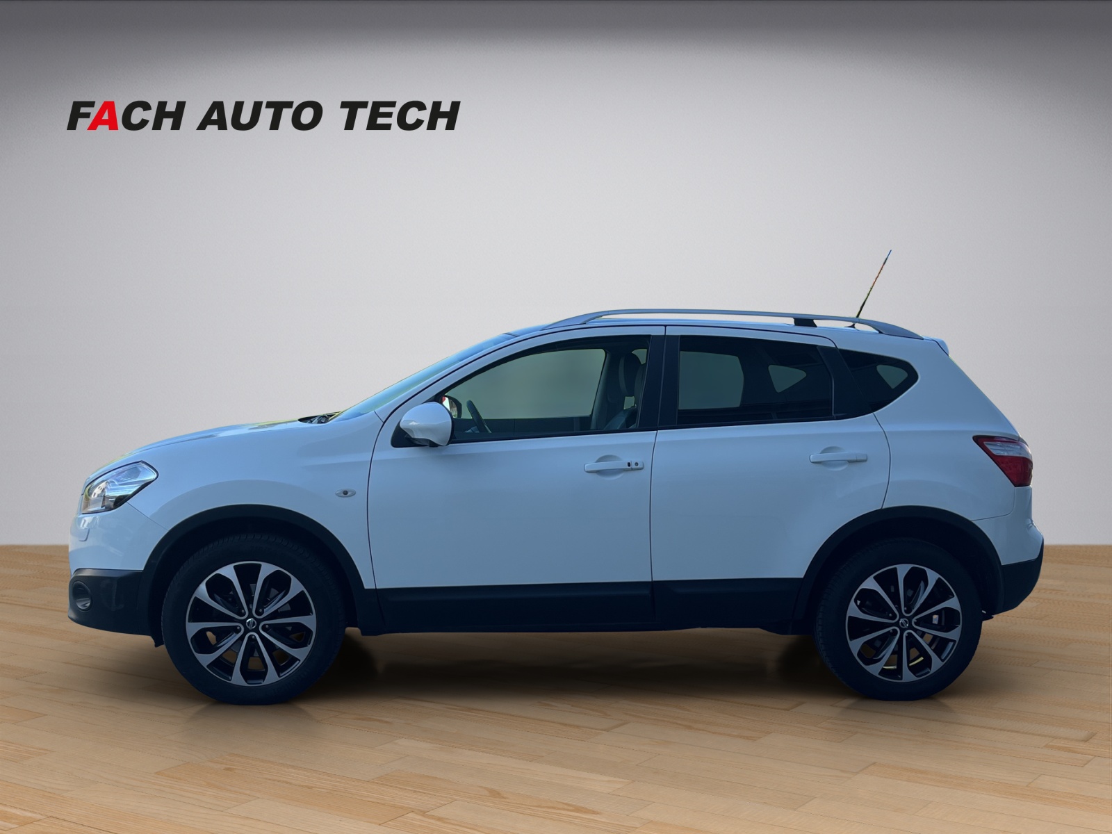 NISSAN Qashqai 2.0 16V Tekna 4x4-image-2