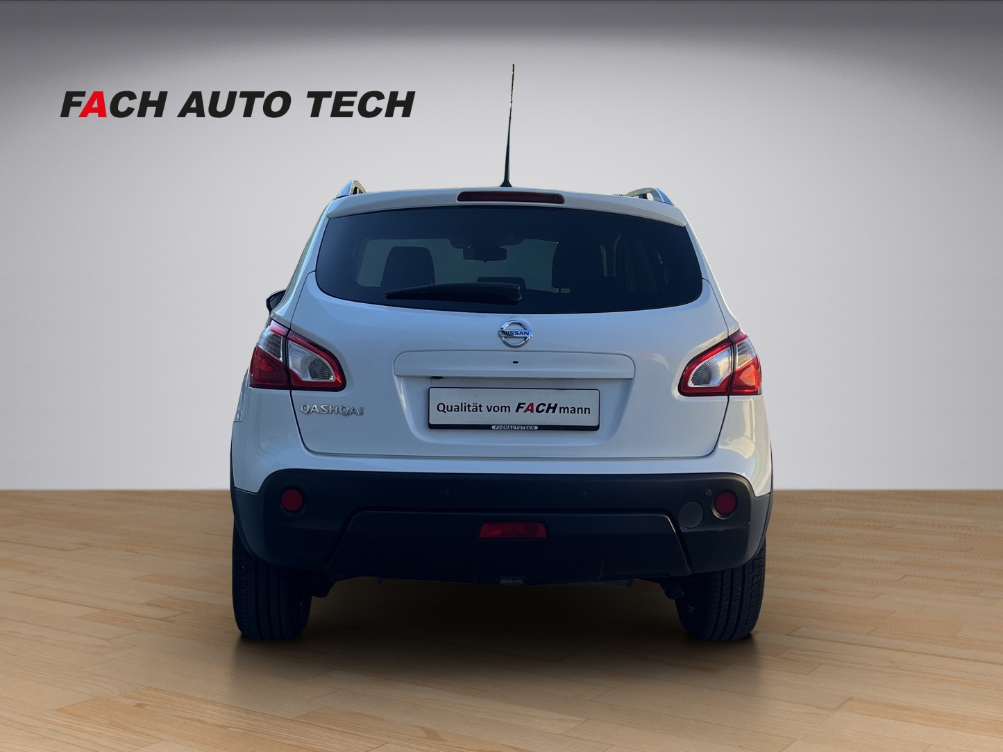 NISSAN Qashqai 2.0 16V Tekna 4x4-image-4