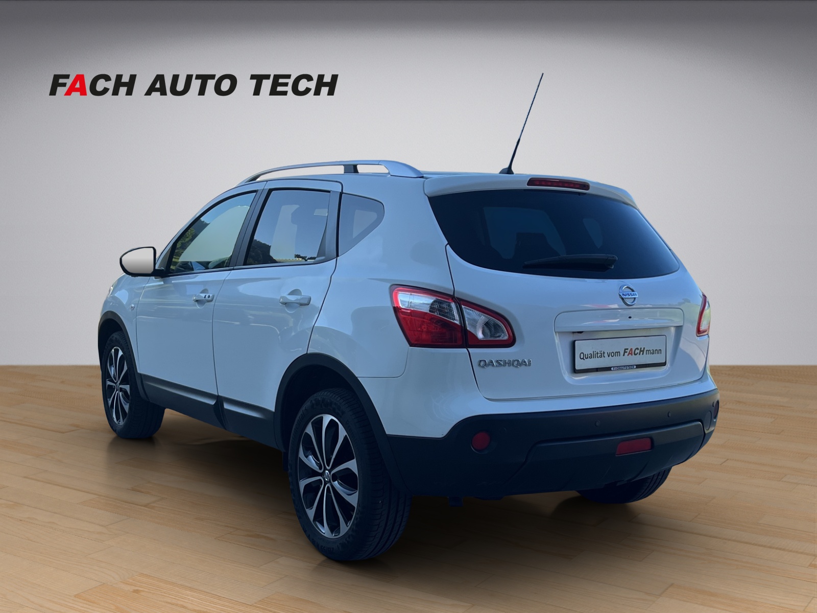 NISSAN Qashqai 2.0 16V Tekna 4x4-image-3
