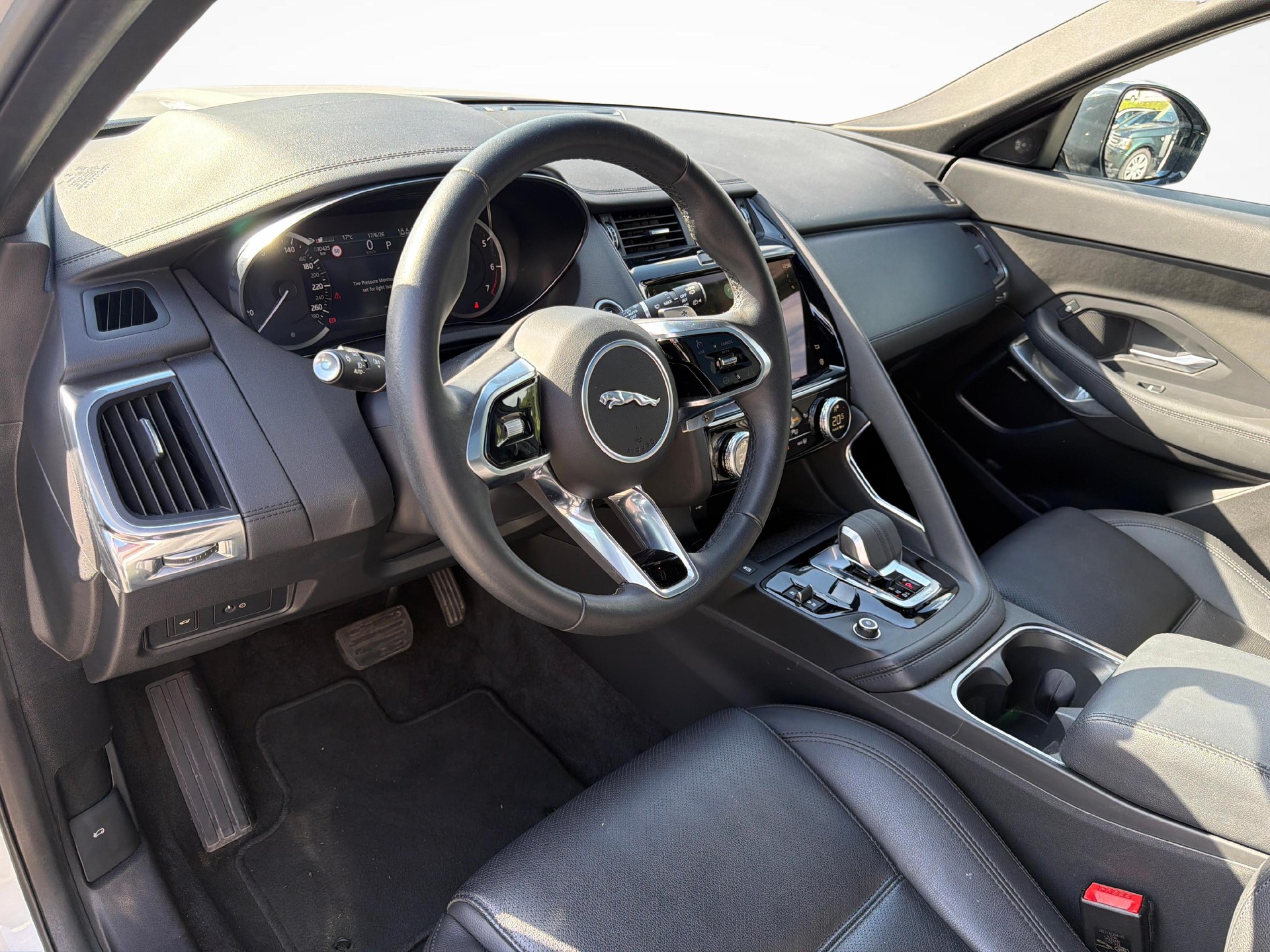 JAGUAR E-Pace 2.0 I4 200 S AWD-image-2