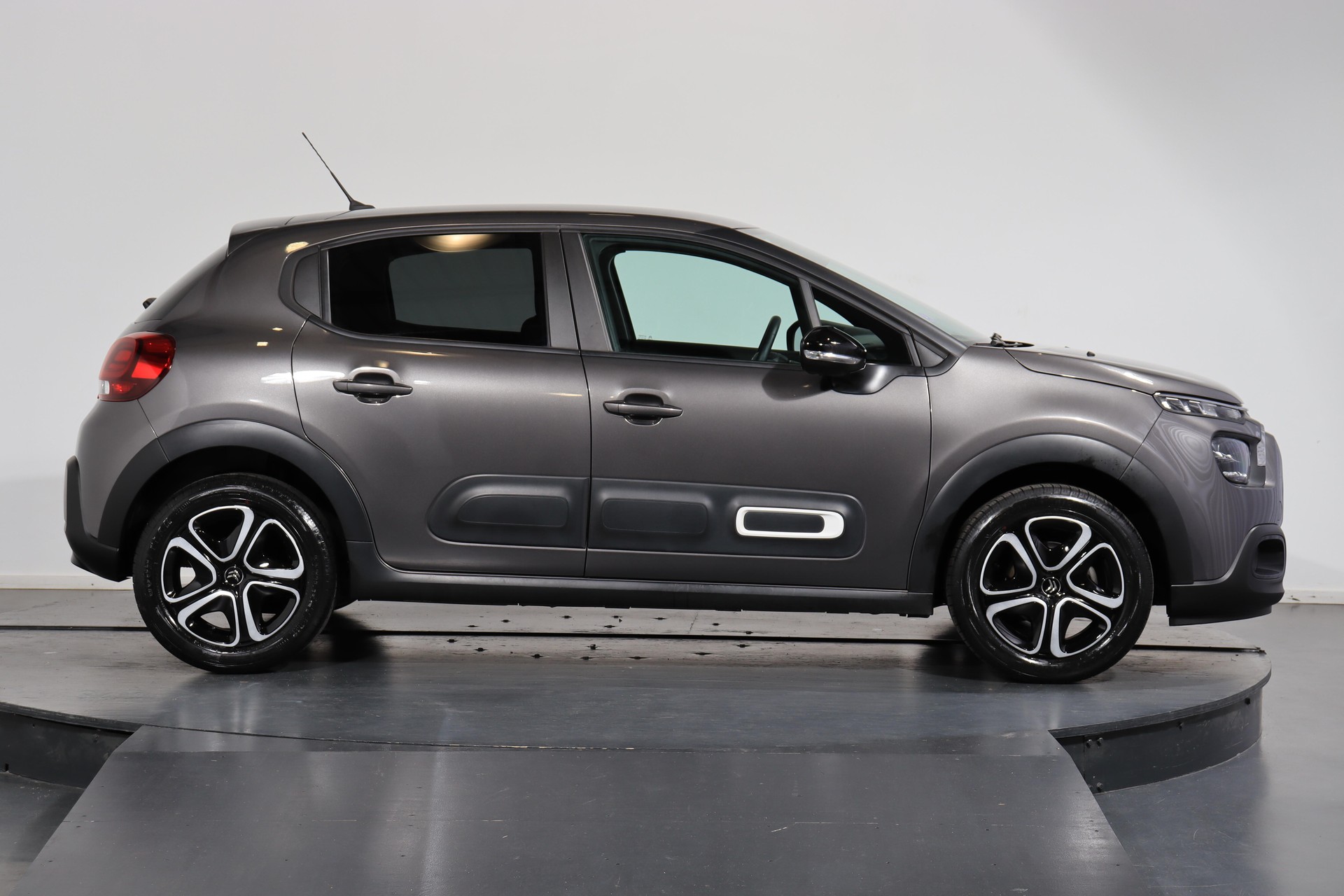 CITROEN C3 1.2 PureTech Swiss Edition S/S-image-1