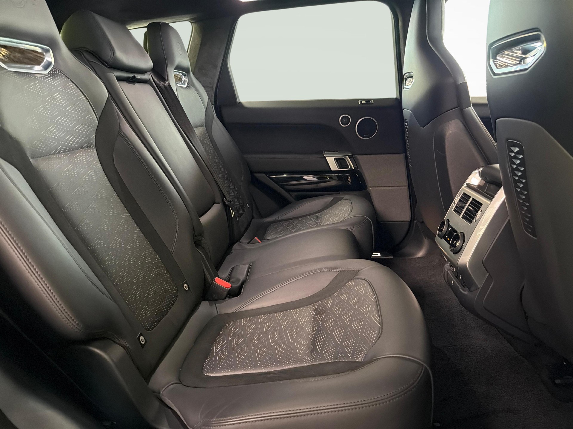 LAND ROVER Range Rover Sport 5.0 V8 SC SVR 575PS-image-9