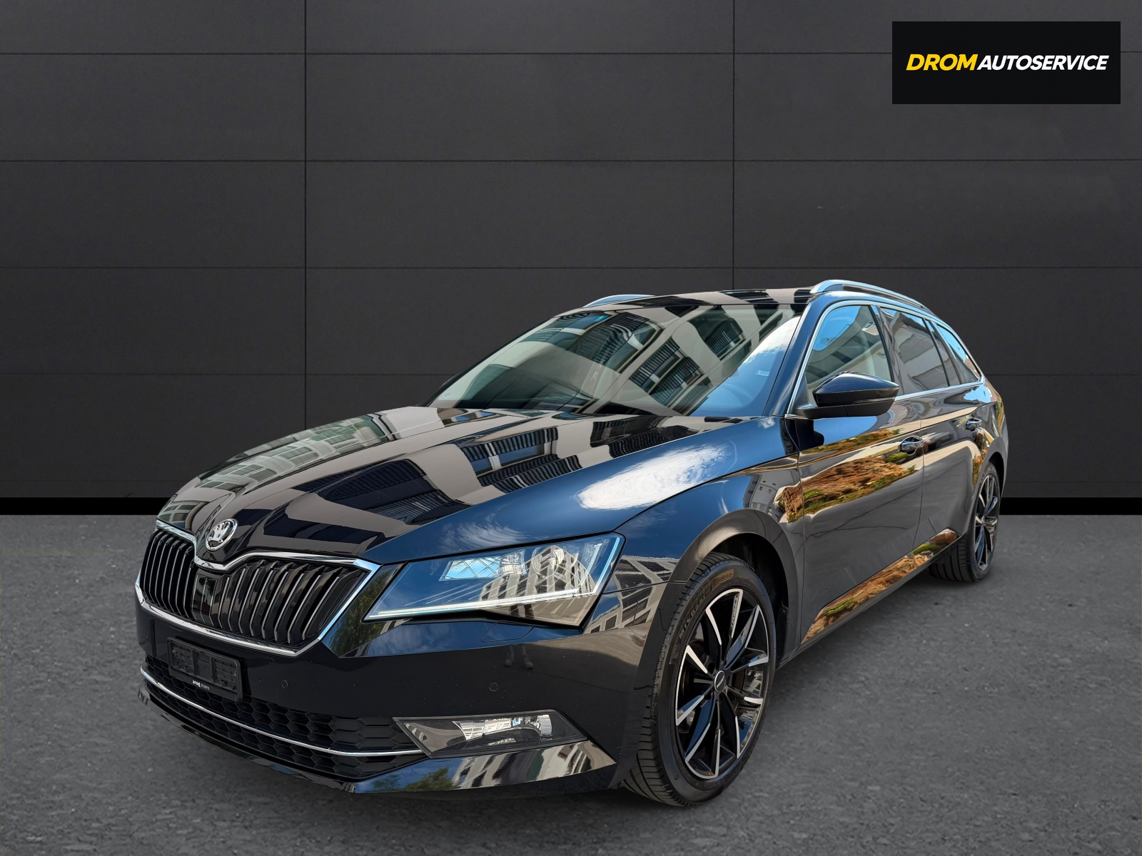 SKODA Superb Combi 2.0 TDi Style 4x4 DSG-showroom-element-2