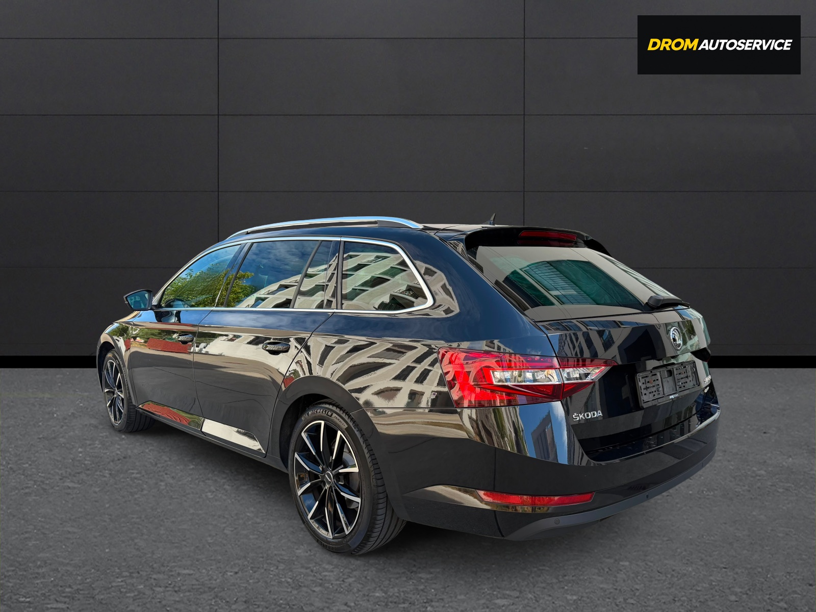 SKODA Superb Combi 2.0 TDi Style 4x4 DSG-showroom-element-3