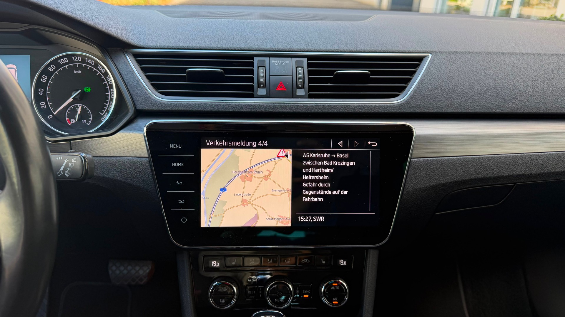 SKODA Superb Combi 2.0 TDi Style 4x4 DSG-image-15