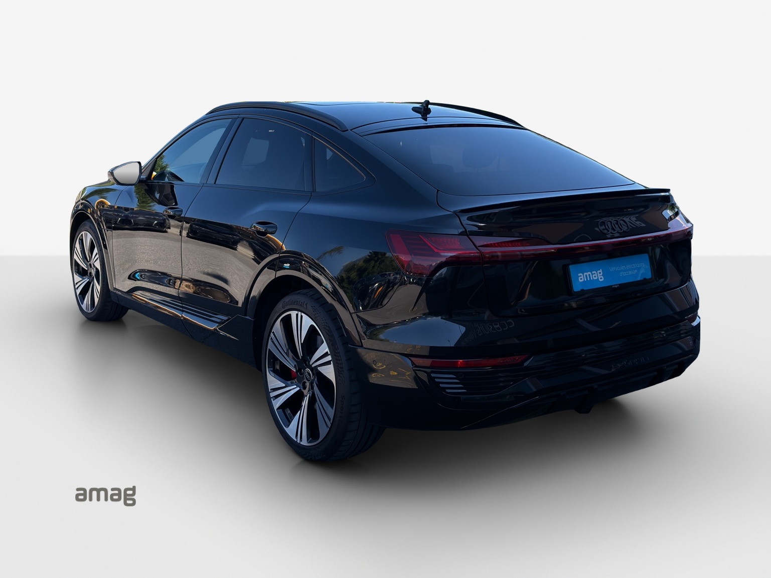 AUDI Q8 Sportback 55 e-tron Black Edition quattro-image-2