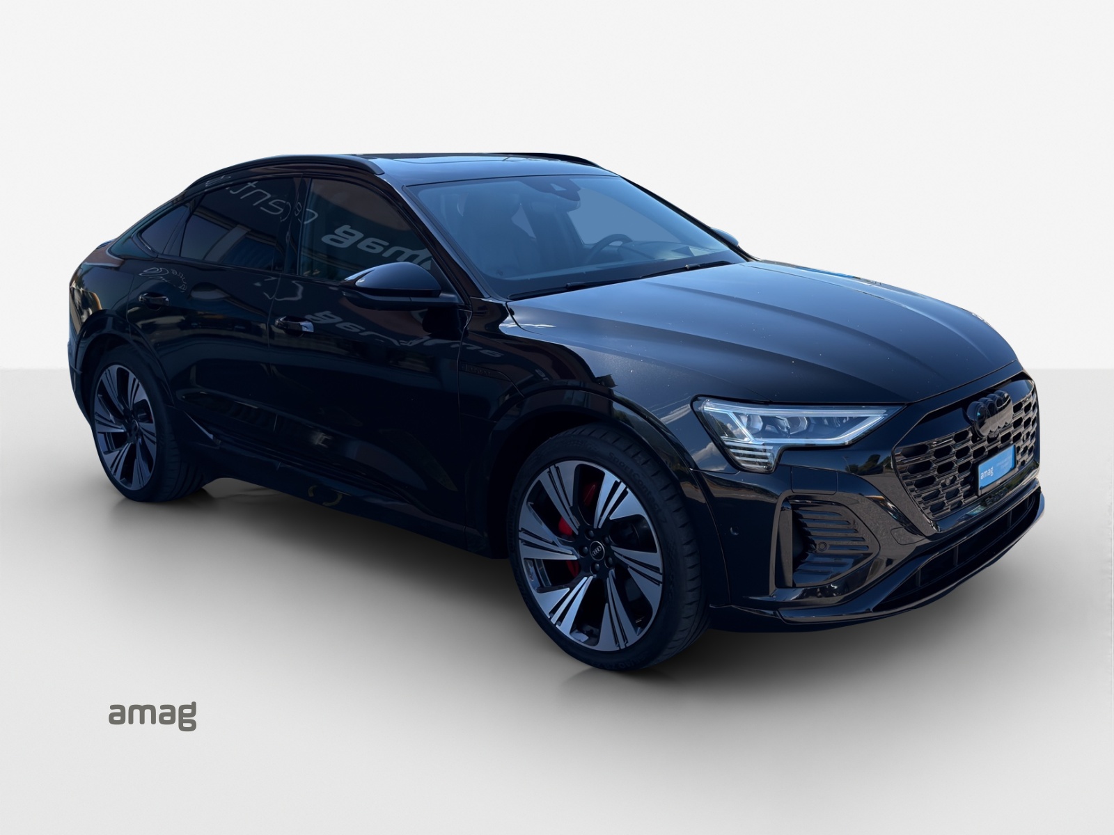 AUDI Q8 Sportback 55 e-tron Black Edition quattro-image-6