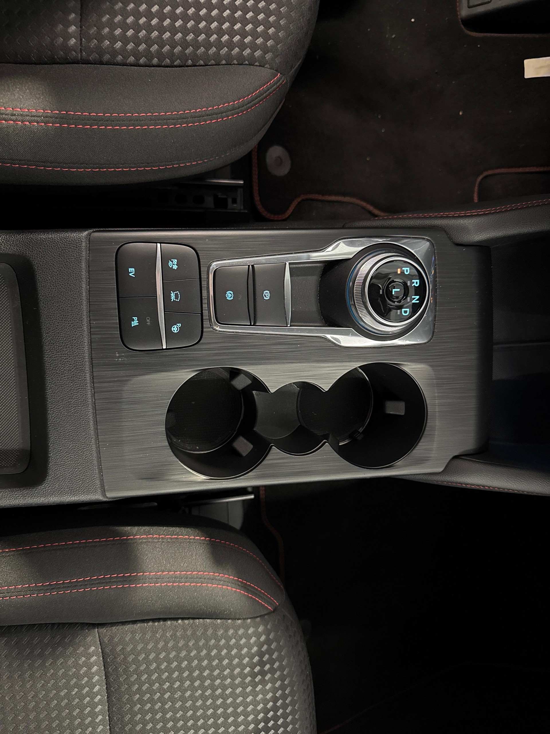 FORD Kuga 2.5 Plug-in Hybrid ST-Line-image-16