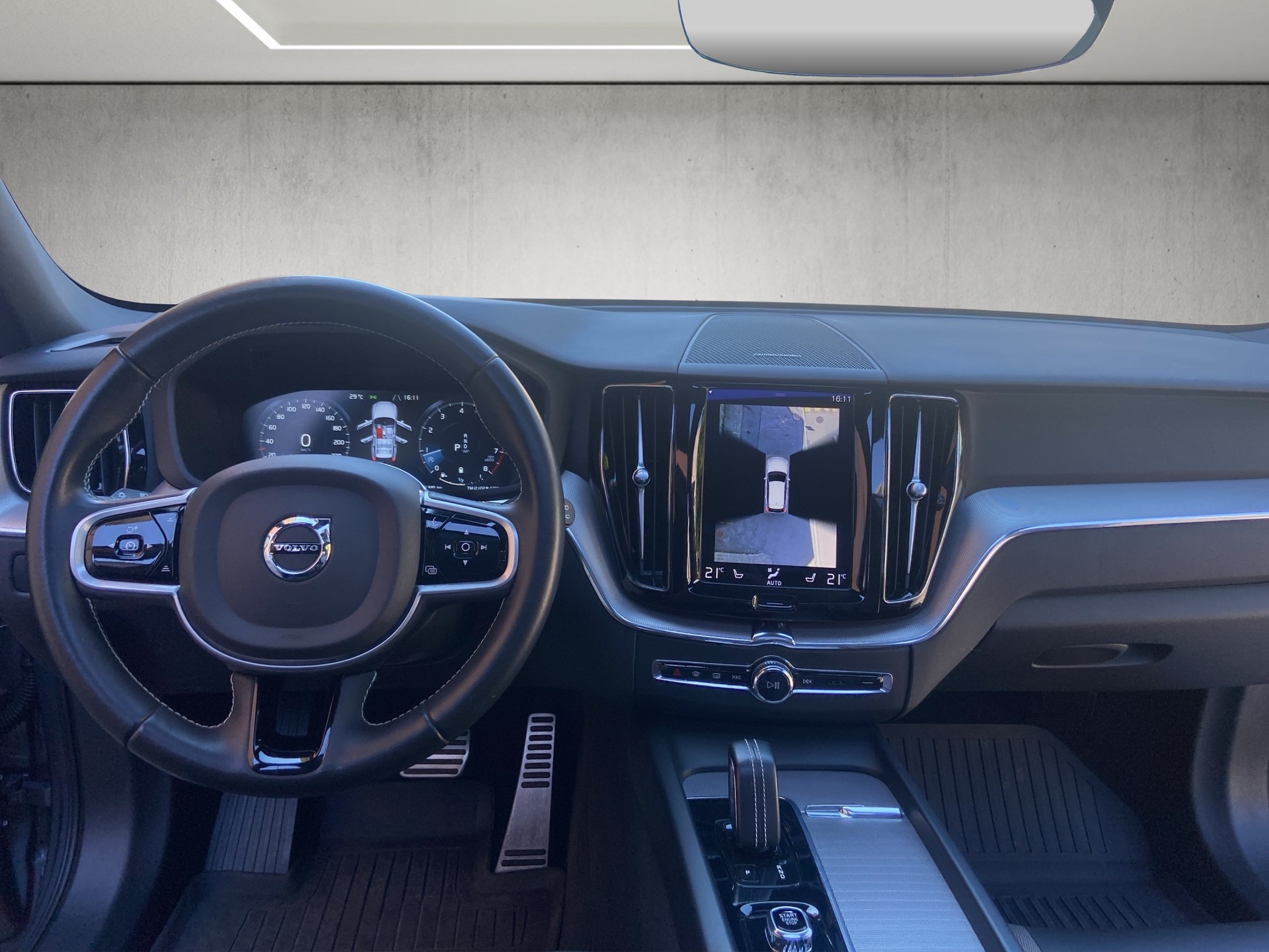 VOLVO XC60 B5 Benzin Mild Hybrid AWD R-Design Geartronic-image-8