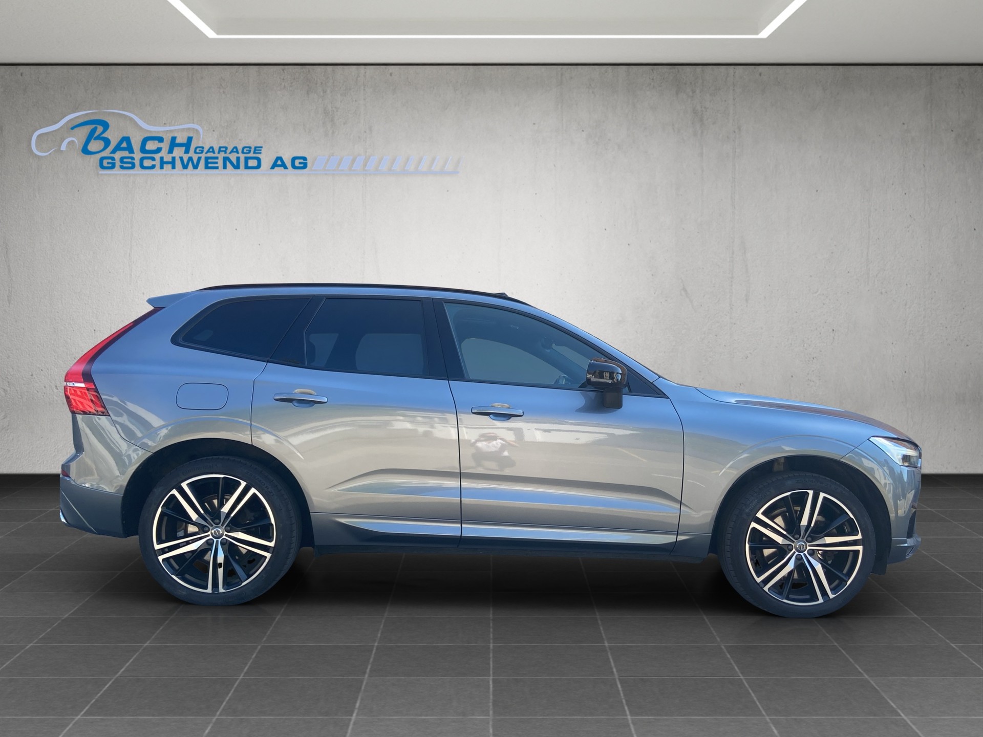 VOLVO XC60 B5 Benzin Mild Hybrid AWD R-Design Geartronic-showroom-element-2