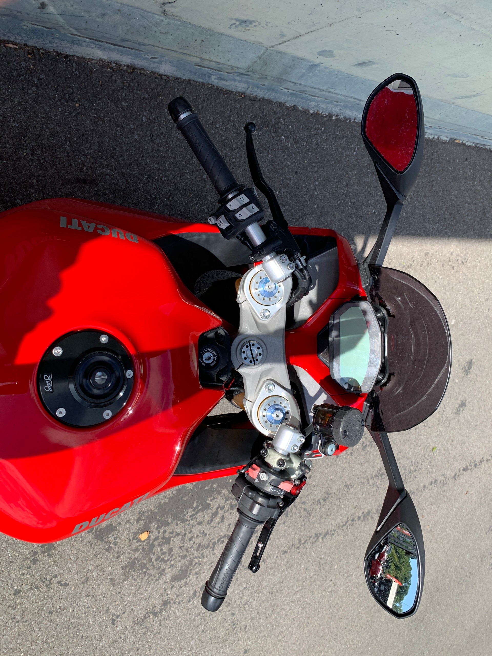 DUCATI 950 Supersport S-showroom-element-3