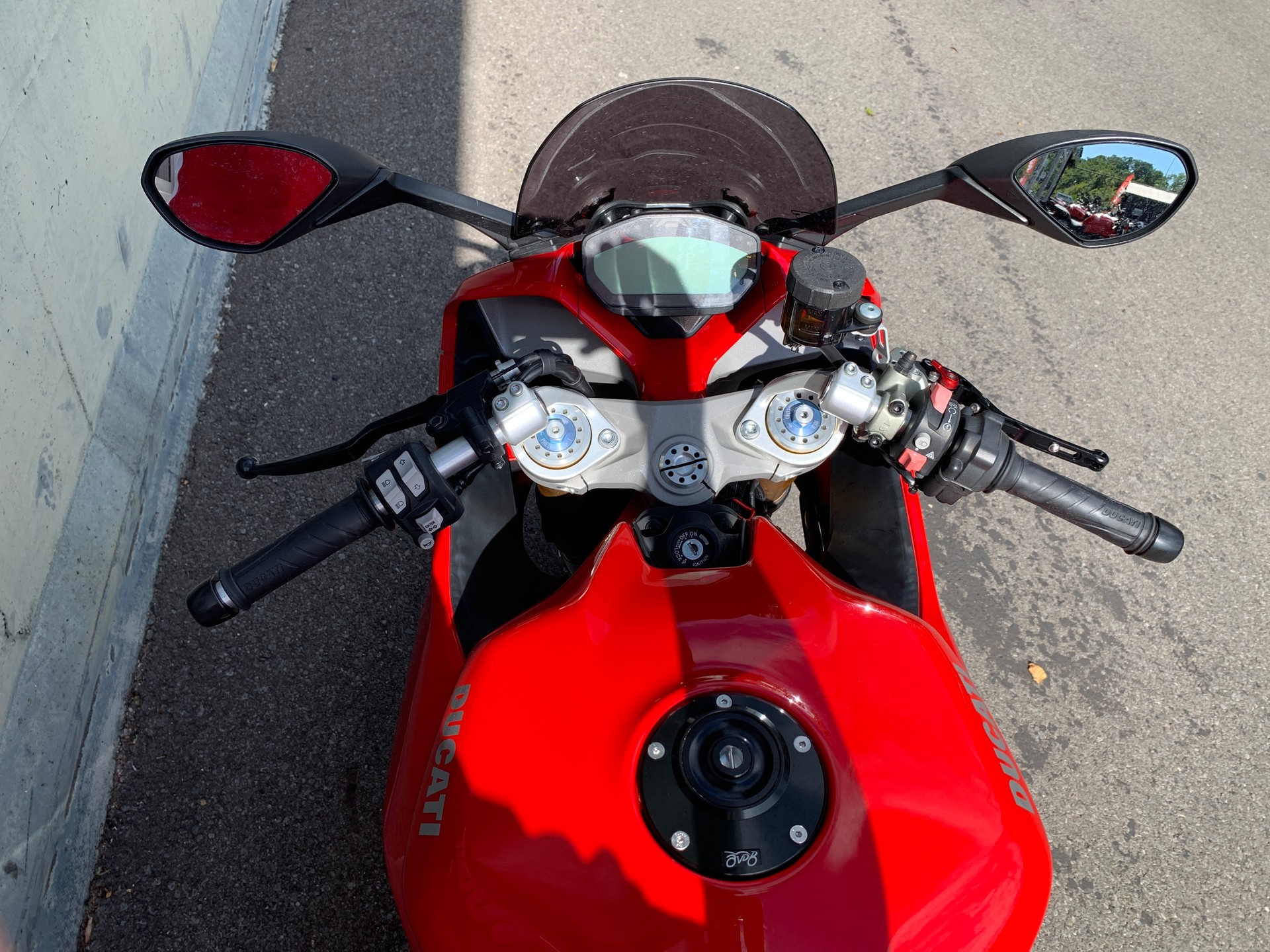 DUCATI 950 Supersport S-showroom-element-3