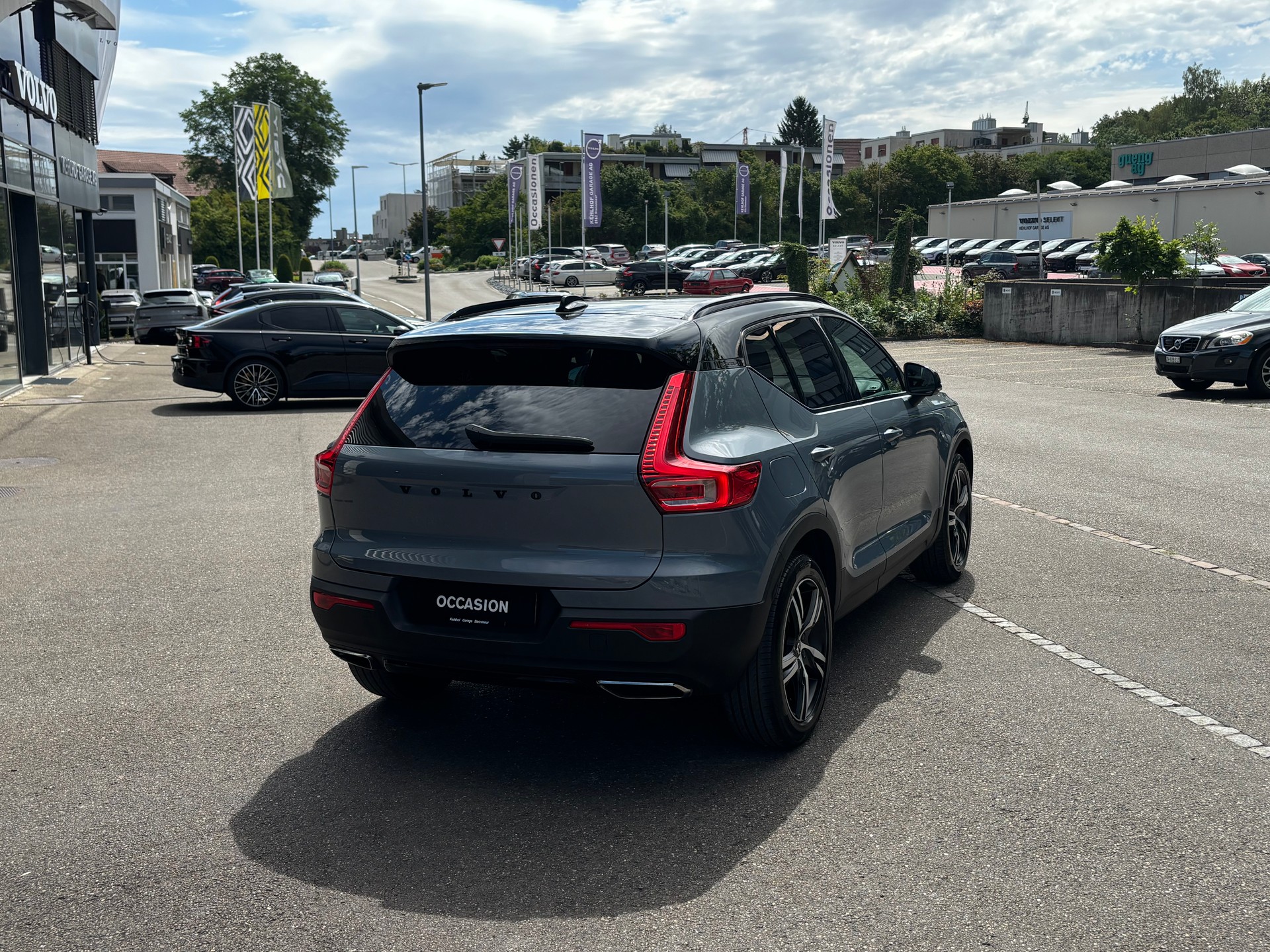 VOLVO XC40 2.0 T5 R-Design AWD-image-5