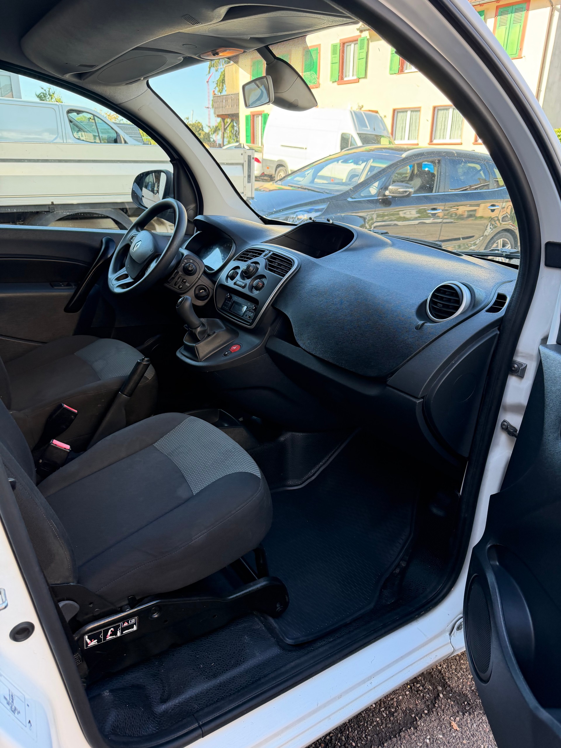 RENAULT Kangoo Medium dCi 90 ENERGY Business-image-6