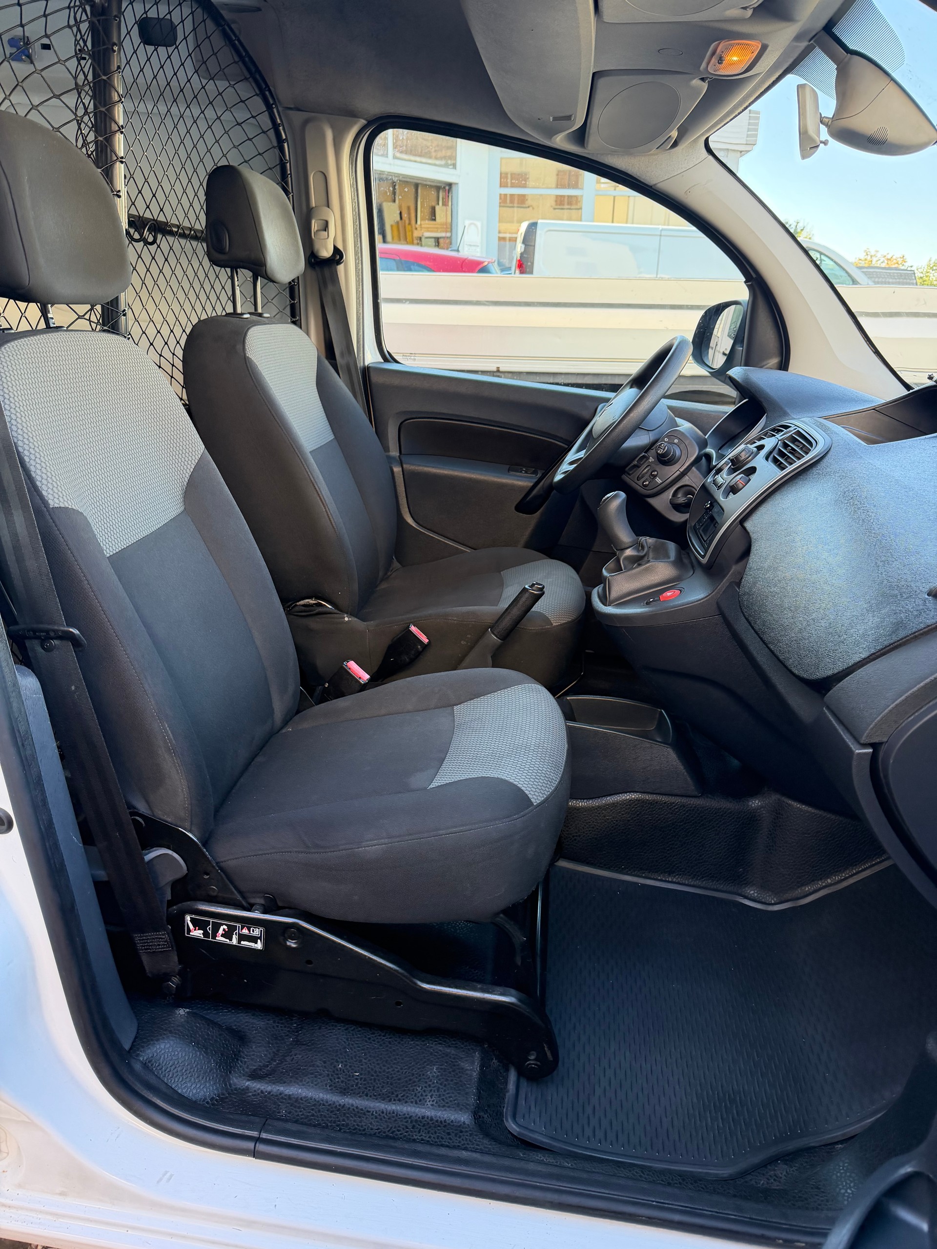 RENAULT Kangoo Medium dCi 90 ENERGY Business-image-7