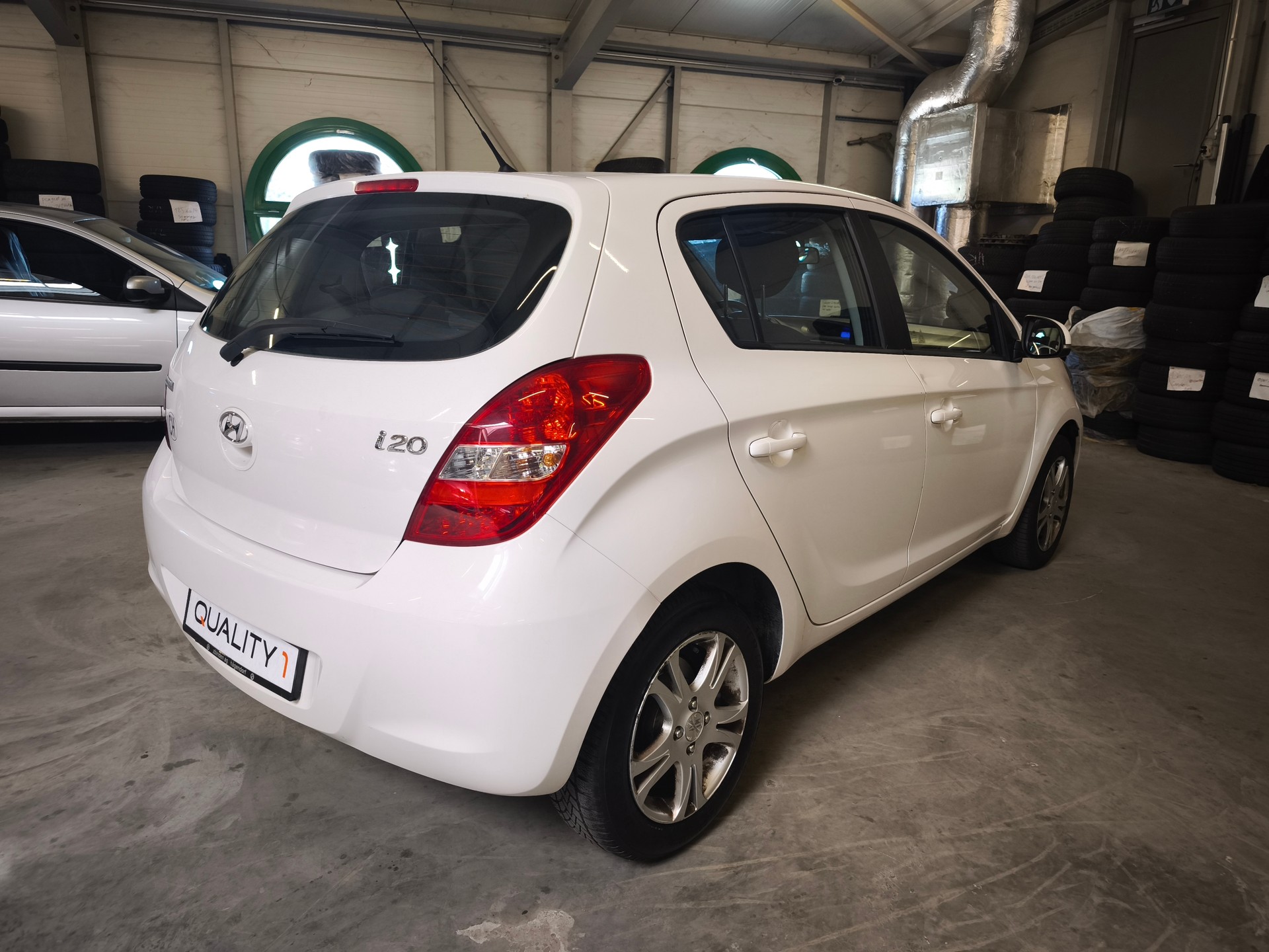 HYUNDAI i20 1.4 Style Automatic-image-2