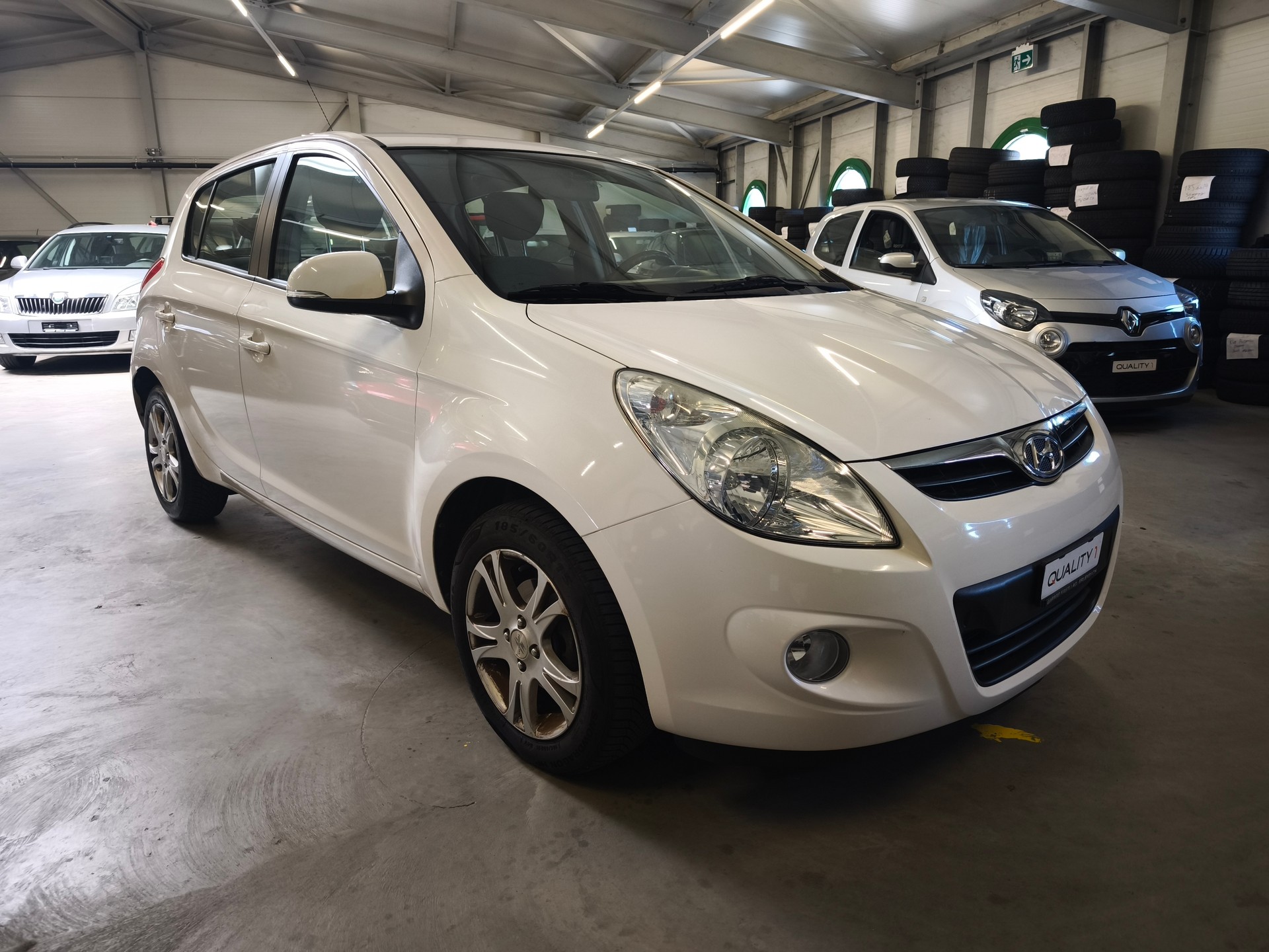 HYUNDAI i20 1.4 Style Automatic-image-1