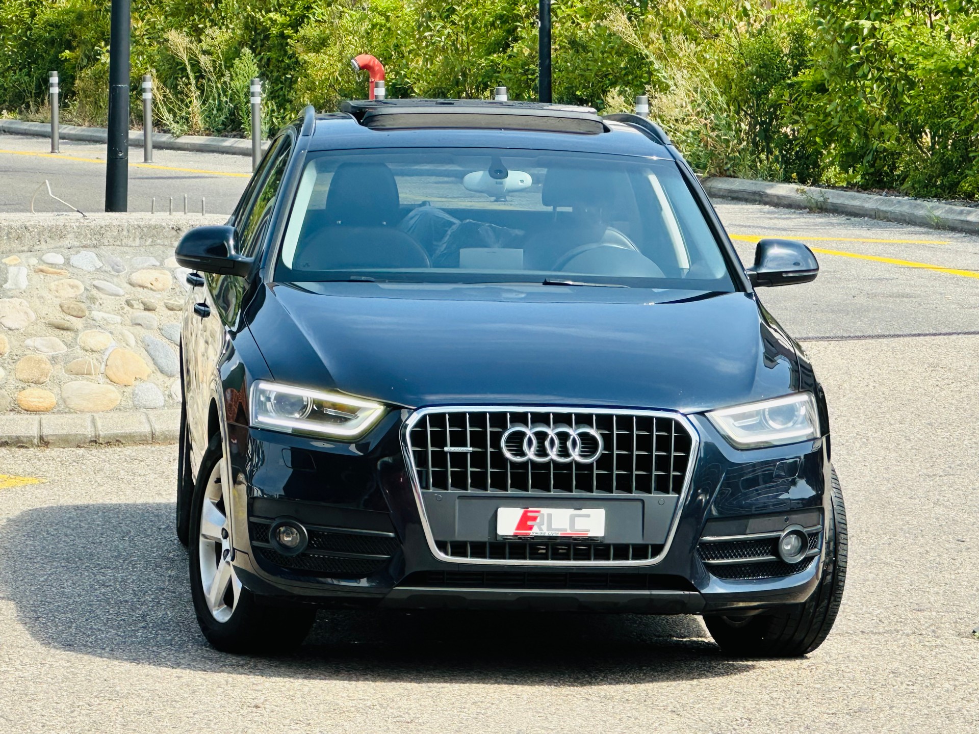 AUDI Q3 2.0 TFSI quattro S-tronic-image-1