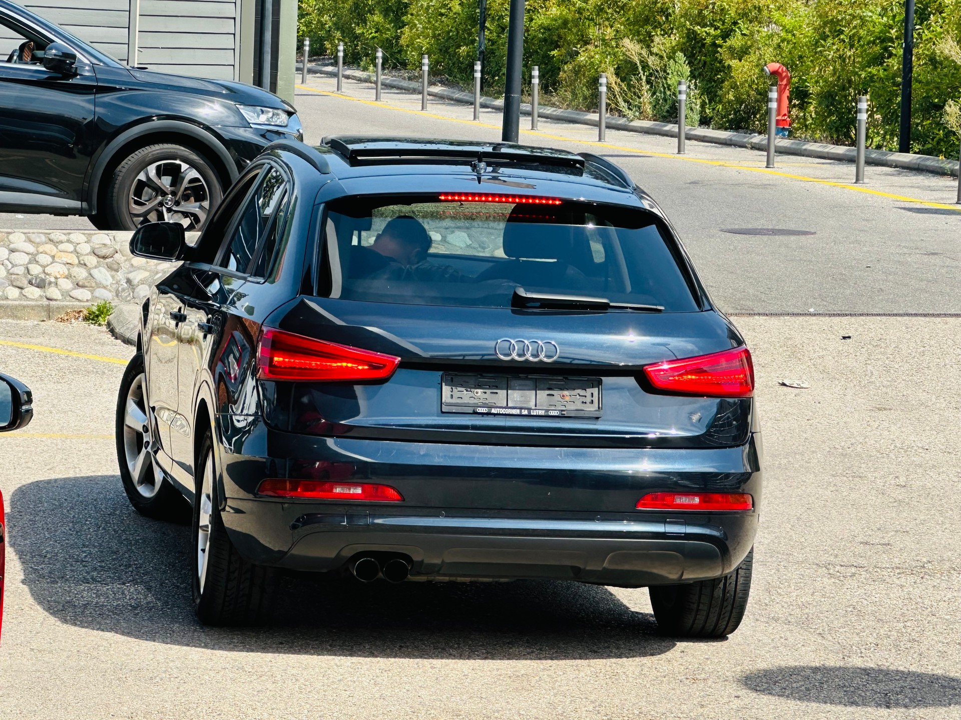 AUDI Q3 2.0 TFSI quattro S-tronic-image-7
