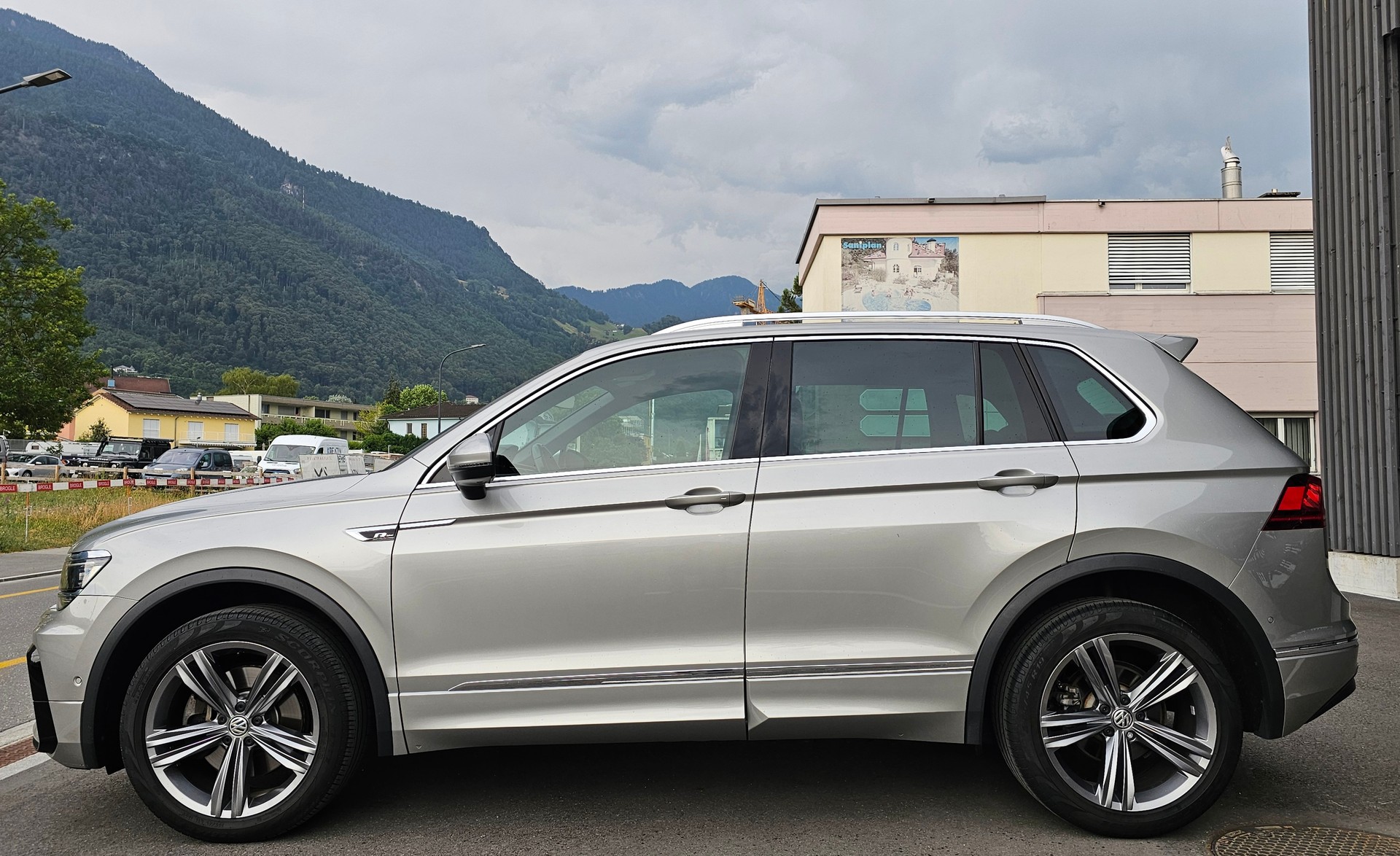 VW Tiguan 2.0TSI Highline R-Line 4Motion DSG-image-1