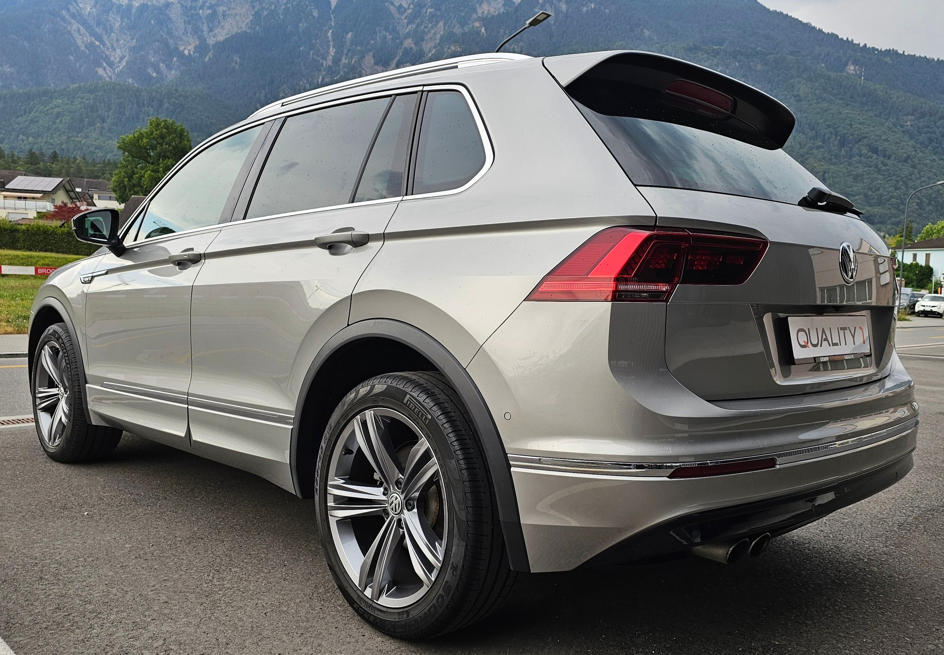 VW Tiguan 2.0TSI Highline R-Line 4Motion DSG-image-2