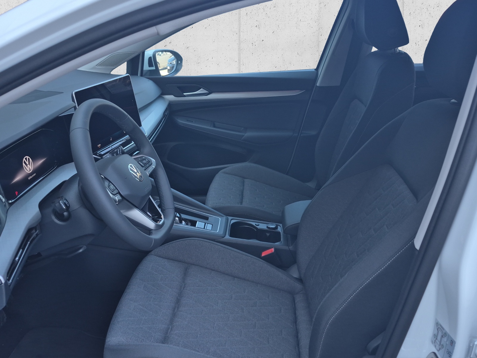 VW Golf 1.5 e TSI mHEV United DSG-image-8