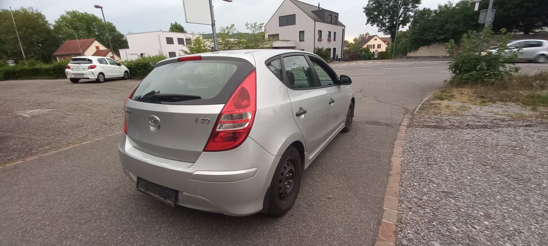 HYUNDAI i30 1.4 Comfort-image-4