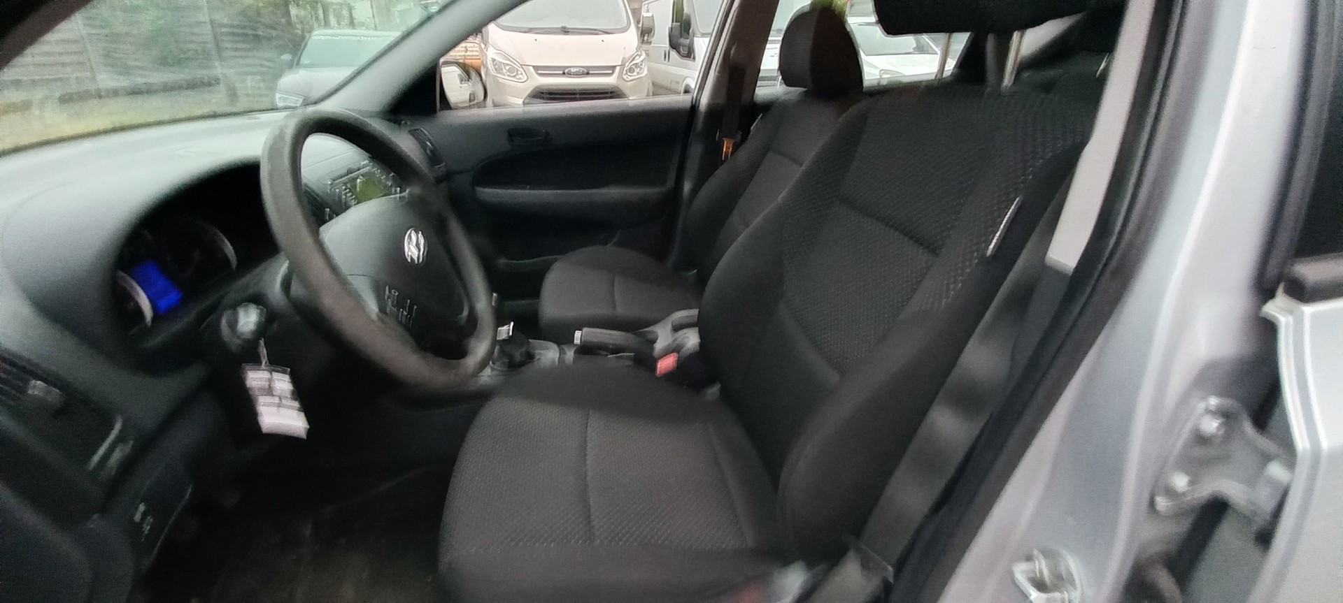 HYUNDAI i30 1.4 Comfort-image-8