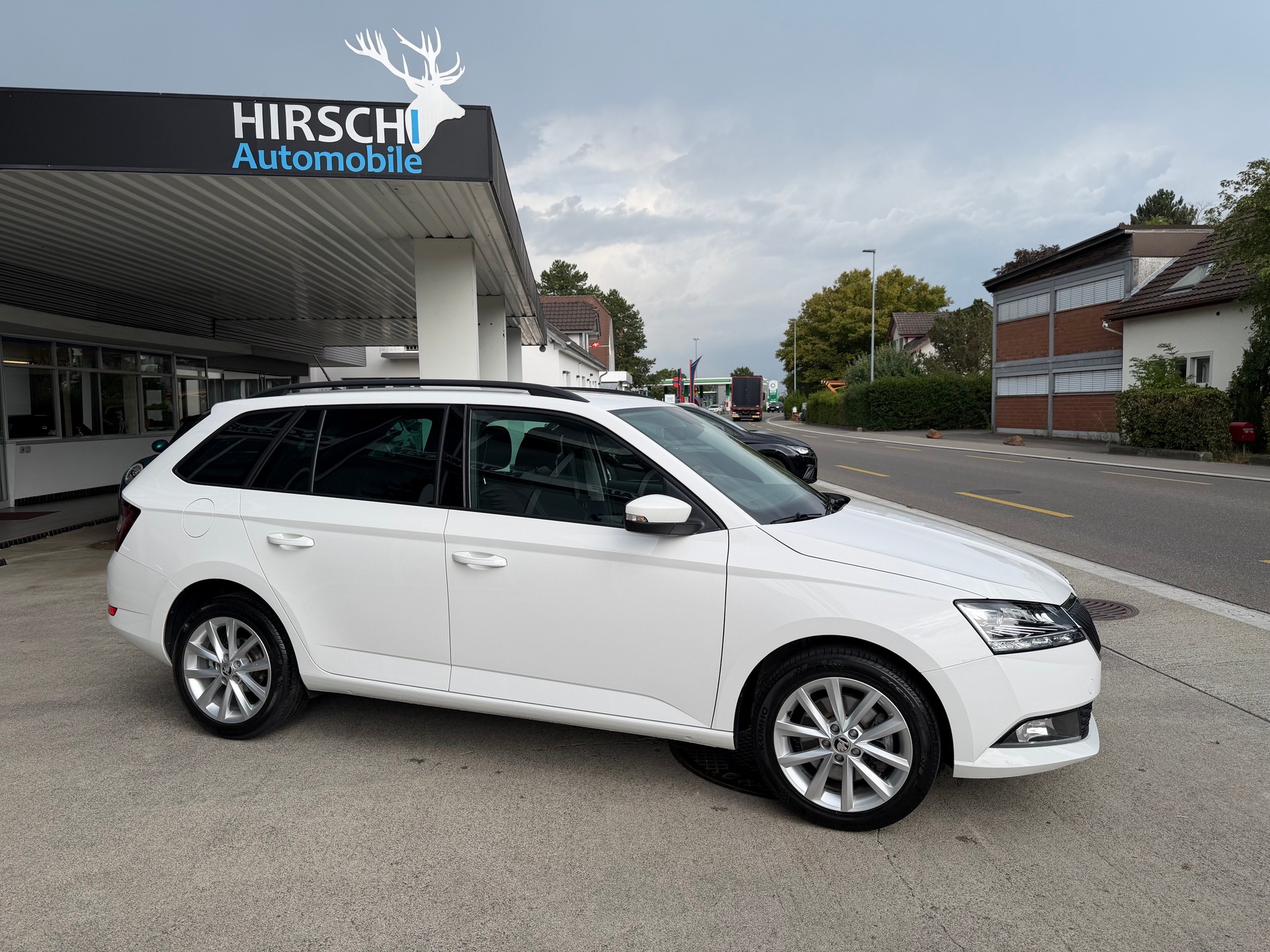 SKODA Fabia Combi 1.0 TSI Style-image-1
