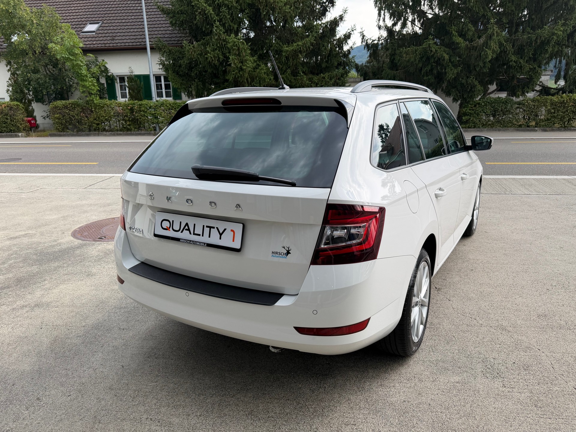 SKODA Fabia Combi 1.0 TSI Style-image-3
