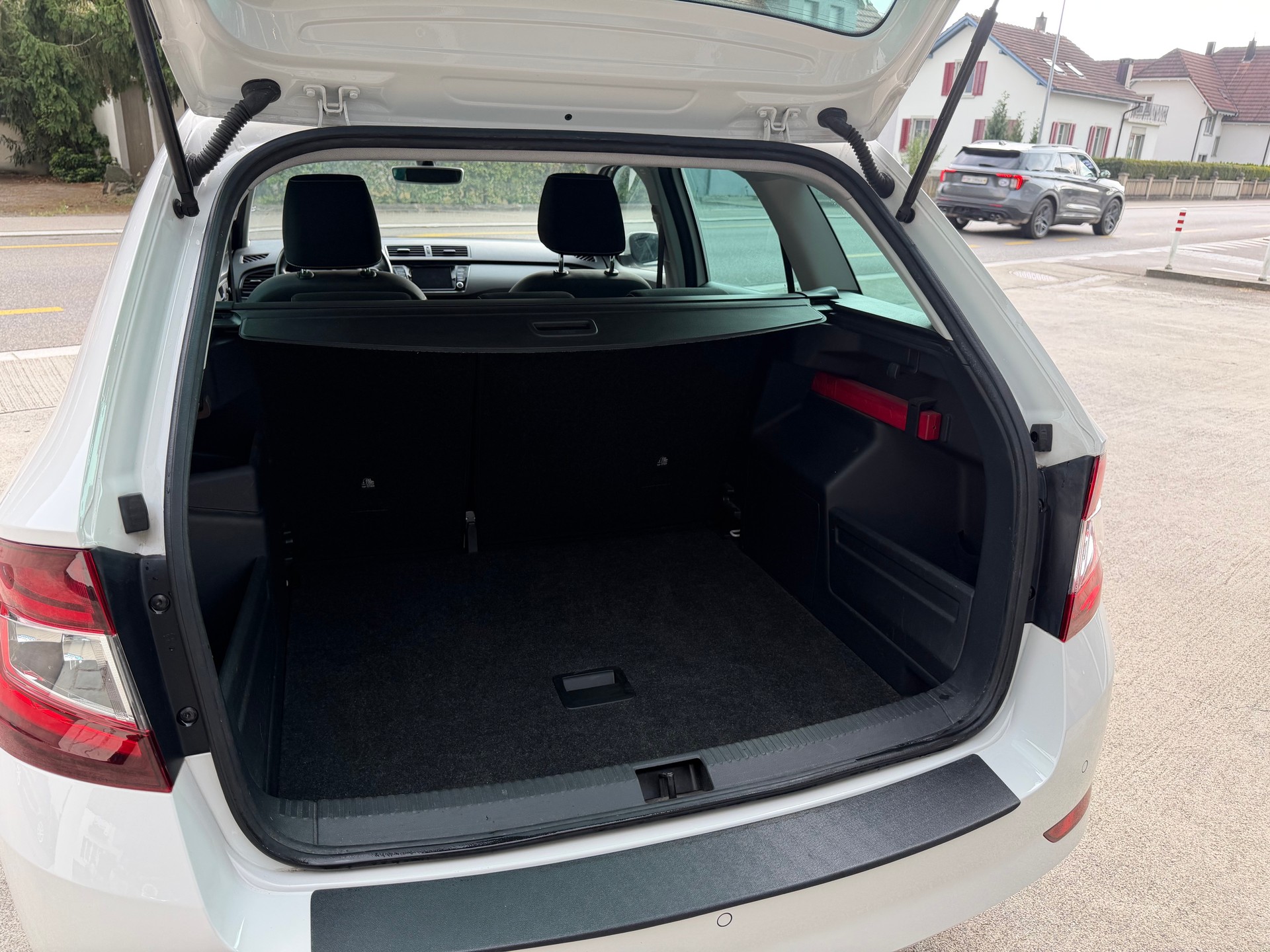 SKODA Fabia Combi 1.0 TSI Style-image-11