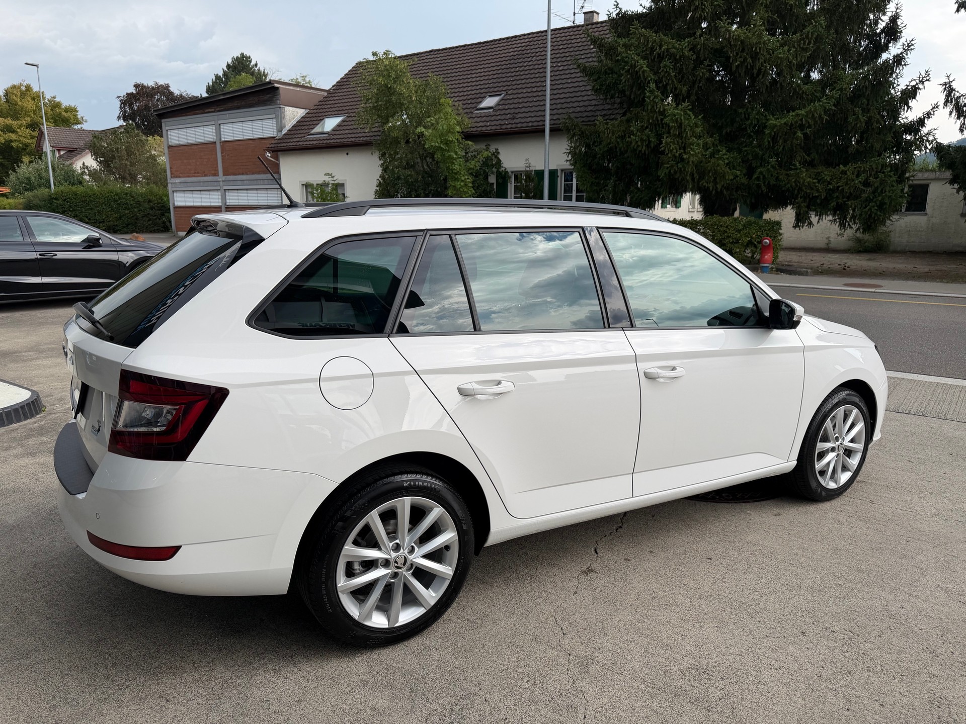 SKODA Fabia Combi 1.0 TSI Style-image-2