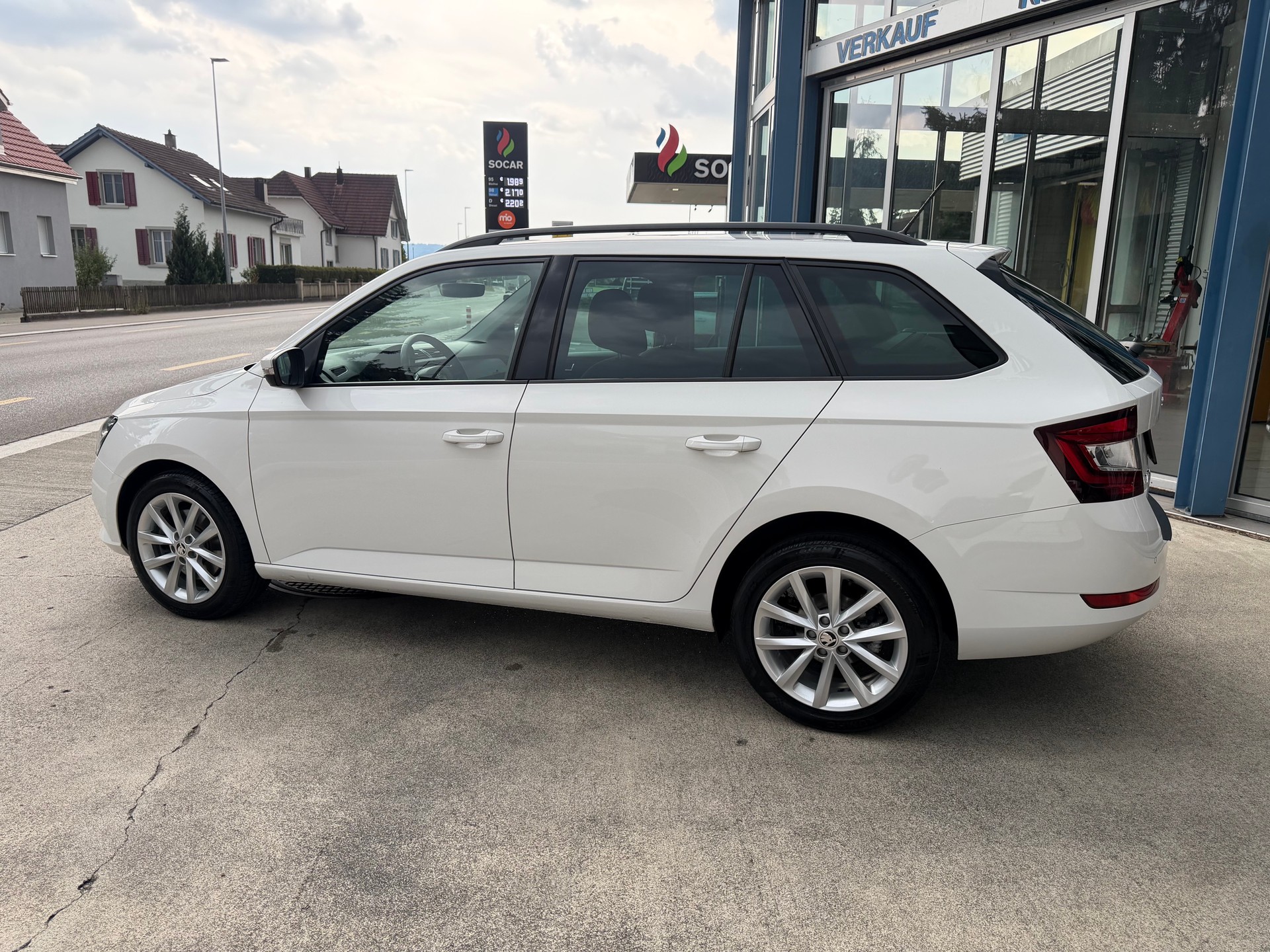 SKODA Fabia Combi 1.0 TSI Style-image-5